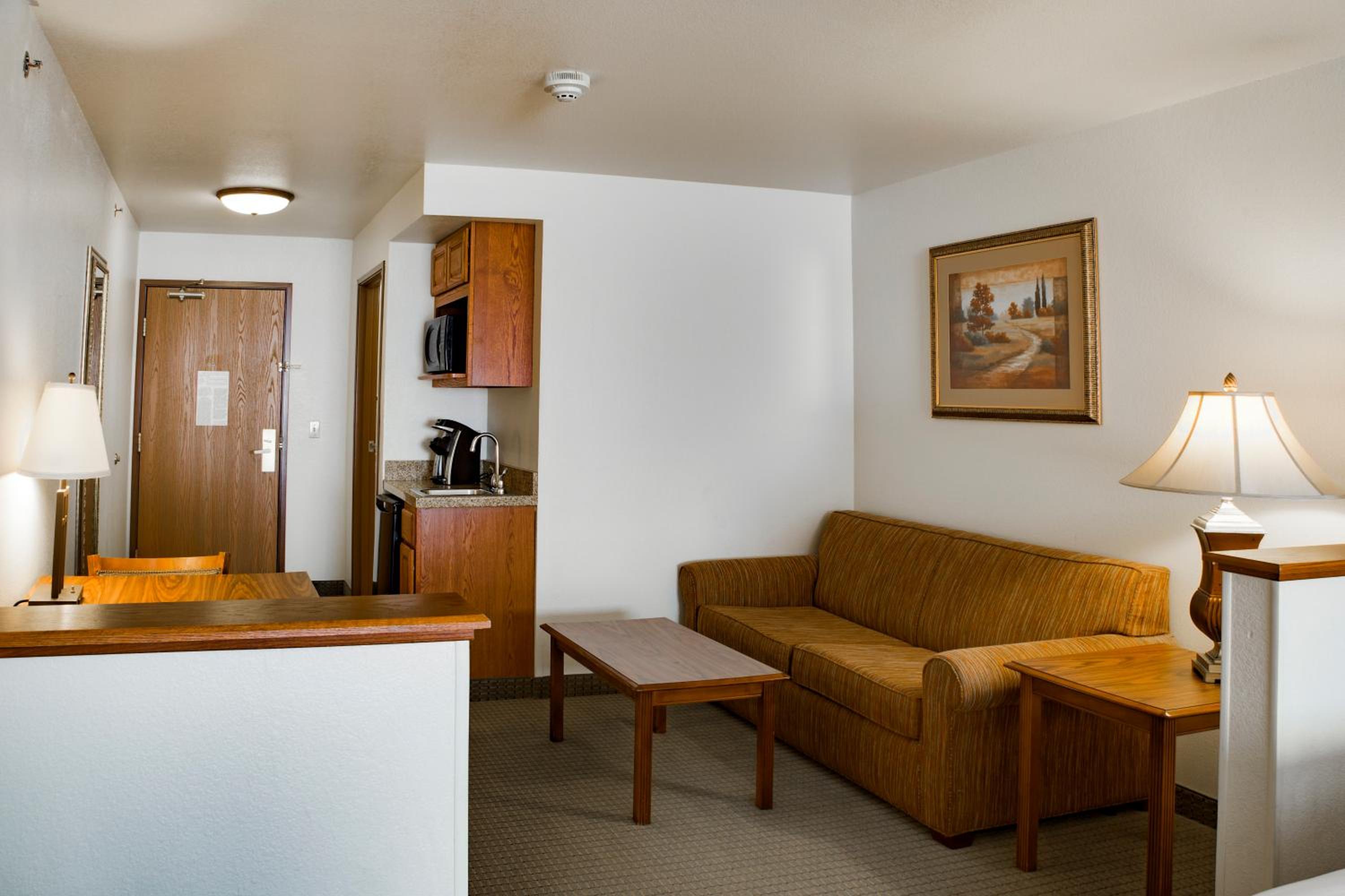 Queen Suite - Photo 9