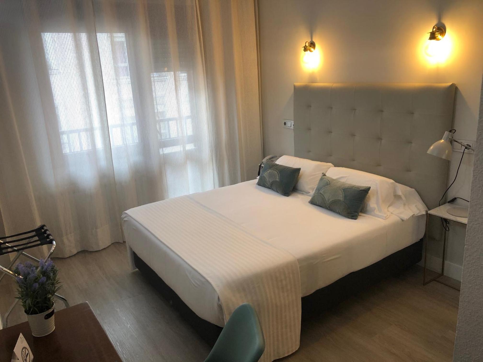 Double or Twin Room photo 2