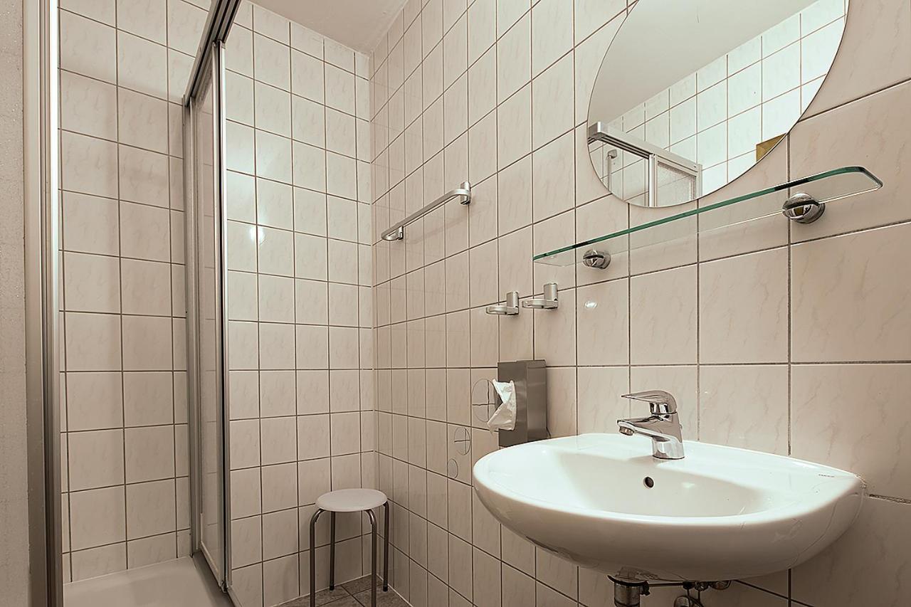 Budget Double Room photo 3