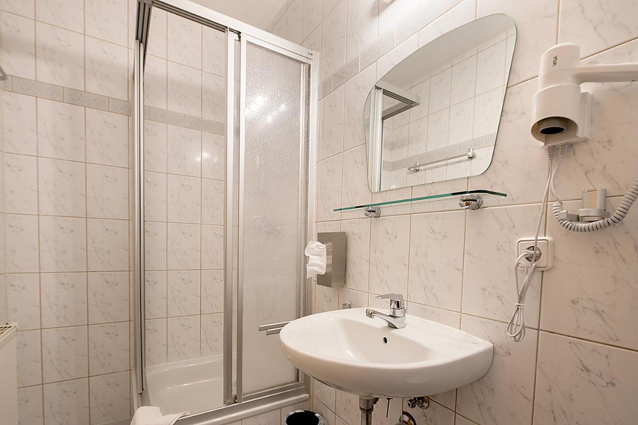 Budget Double Room photo 2