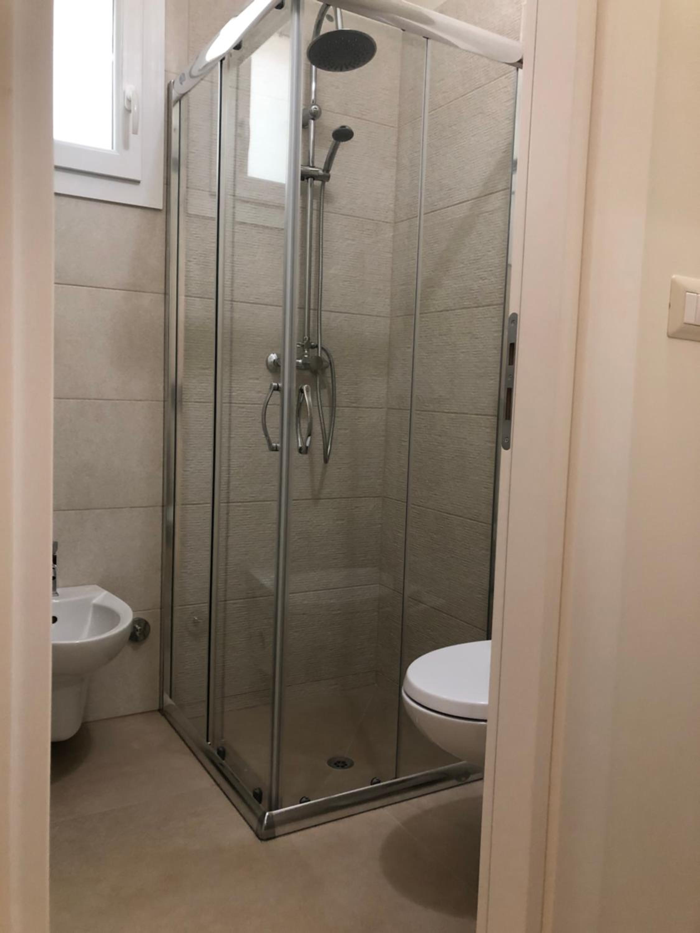 Twin Room with Shared Bathroom photo 3