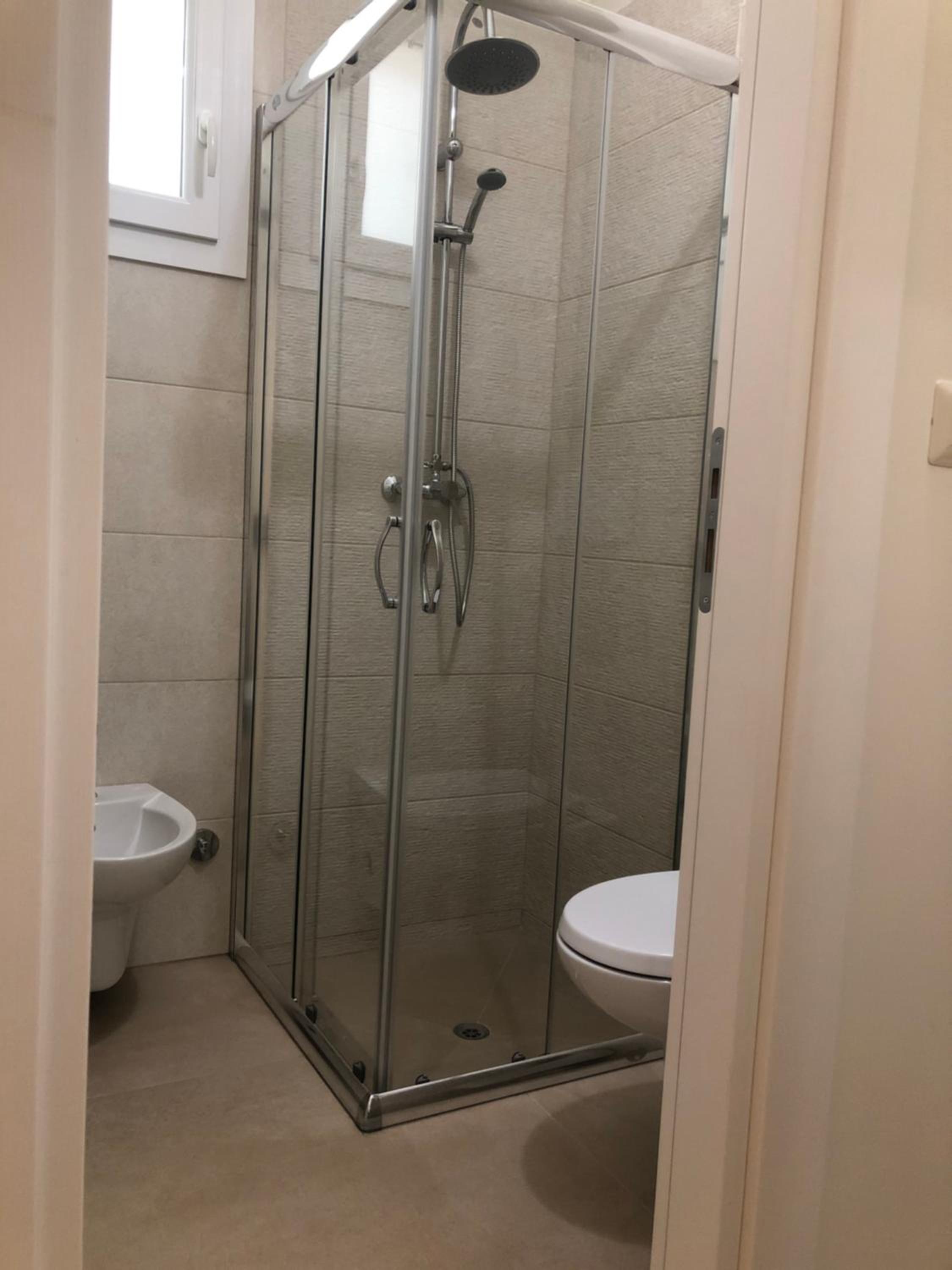 Double Room with Shared Bathroom photo 2