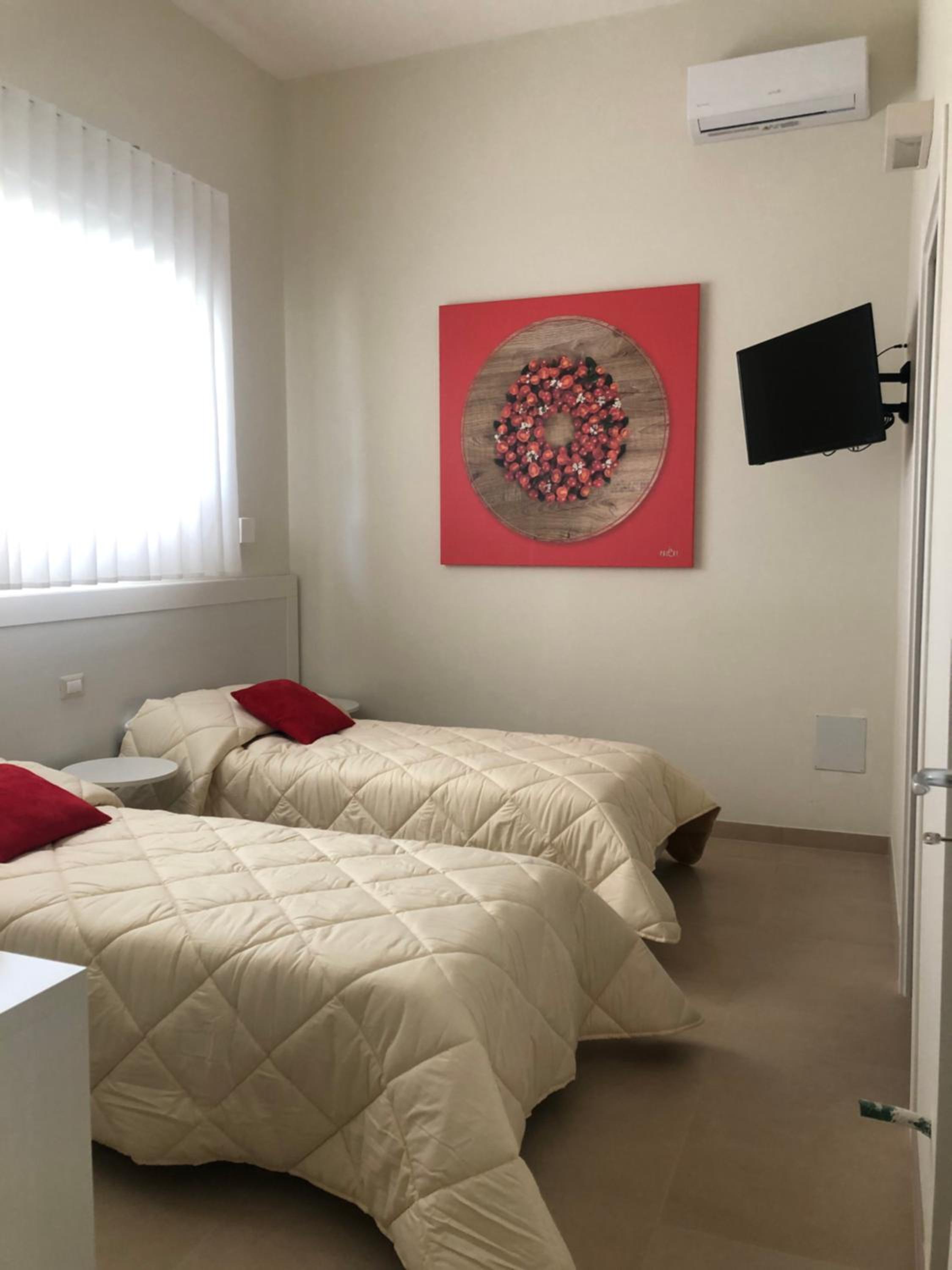 Quadruple Room with Private Bathroom photo 3