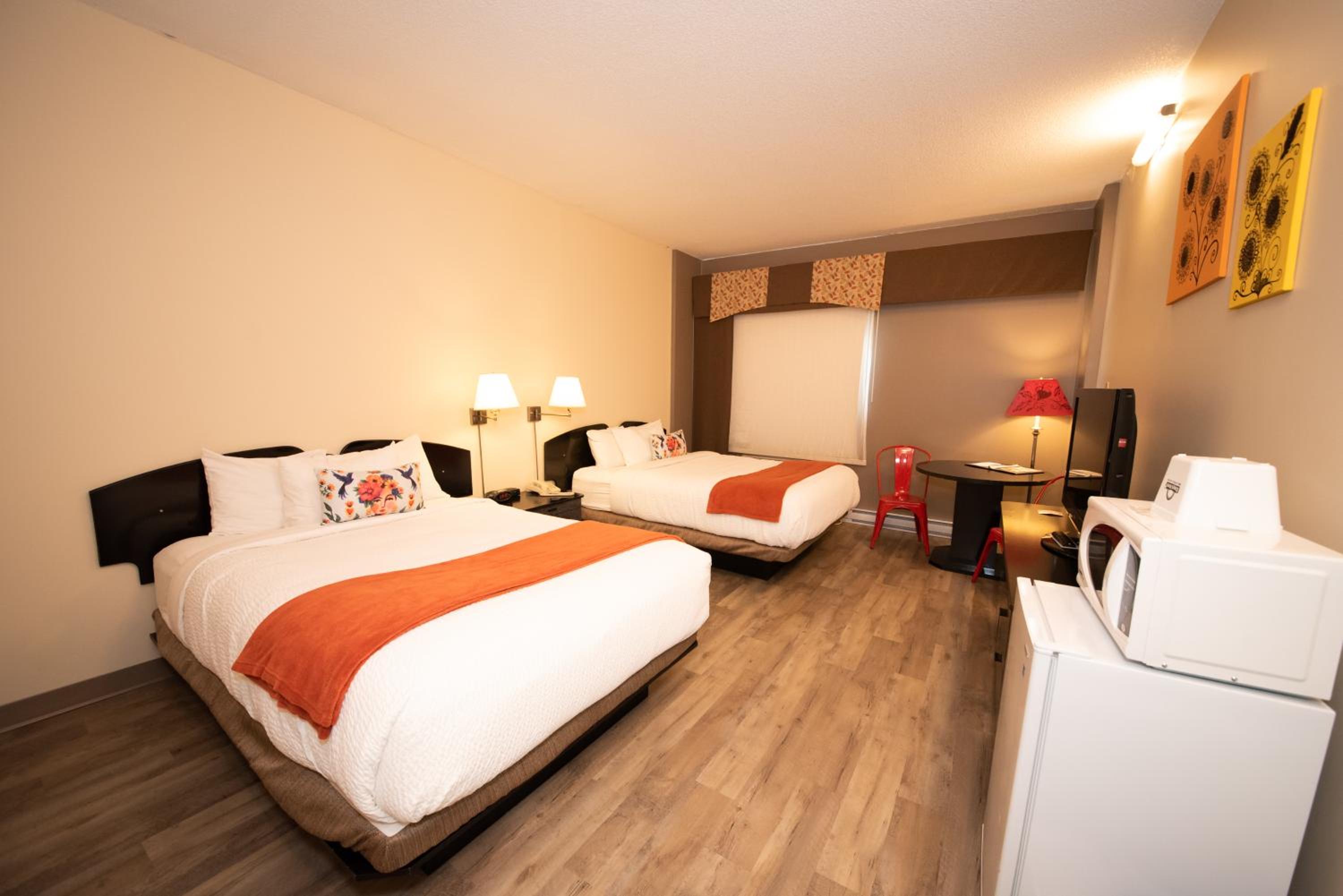 Standard Double Room with Two Double Beds - Non-Smoking - Photo 1