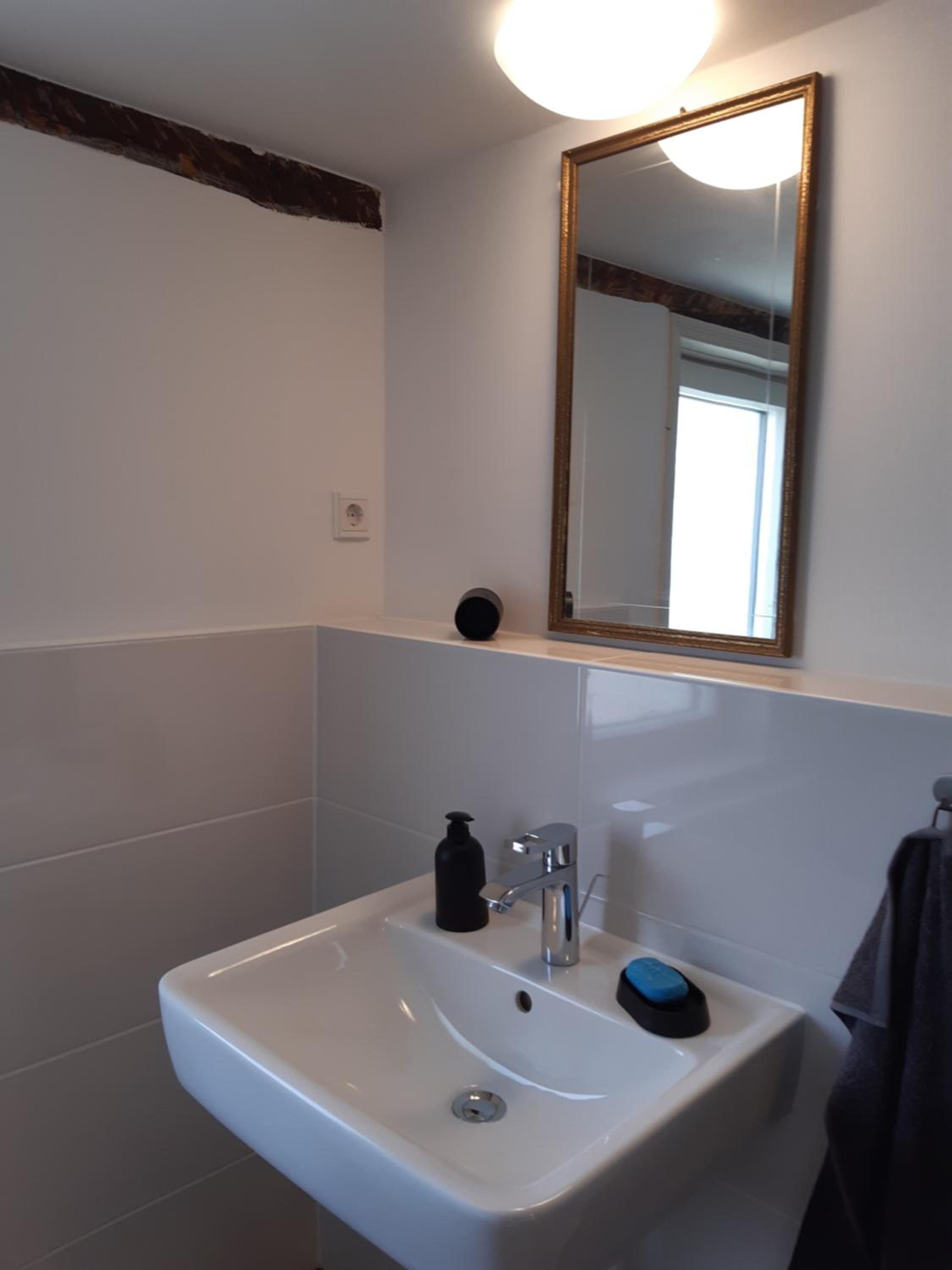 Double Room with Shared Bathroom photo 2