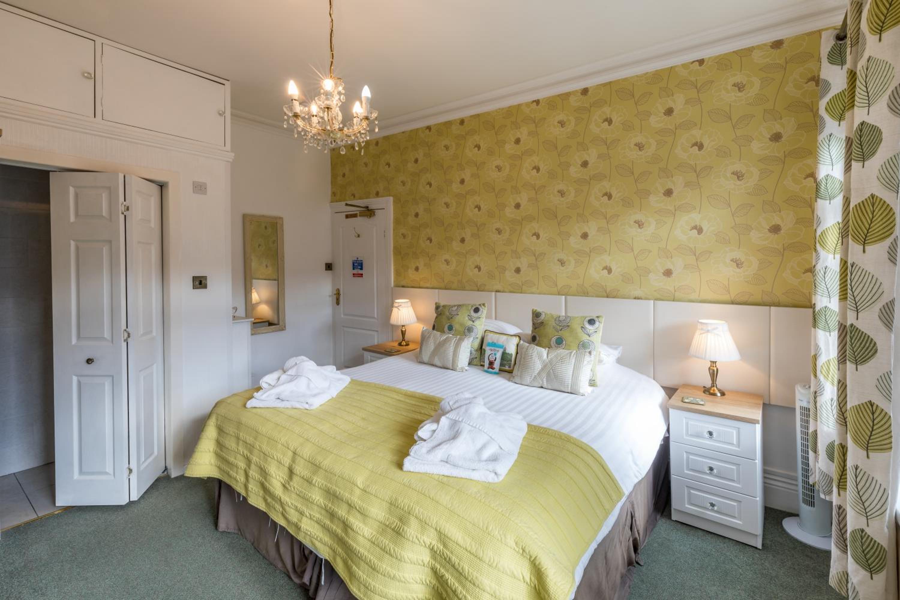 Double or Twin Room - Photo 14