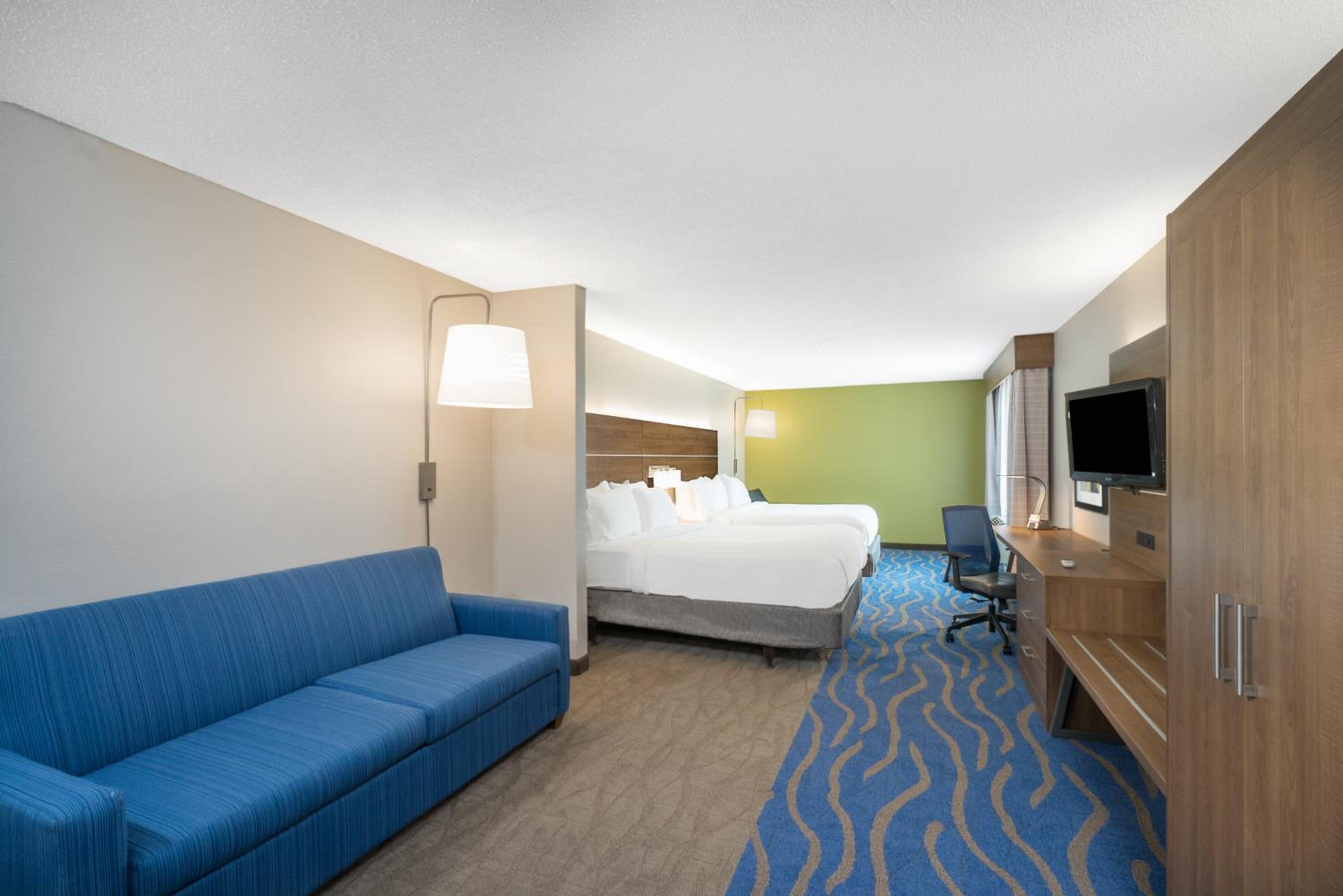 Queen Suite with Two Queen Beds - Photo 1