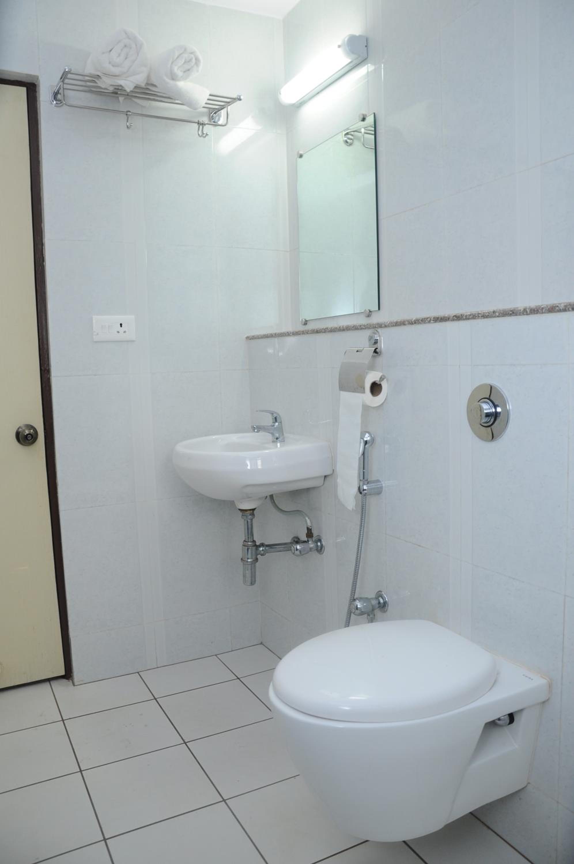 Premium King Room photo 3