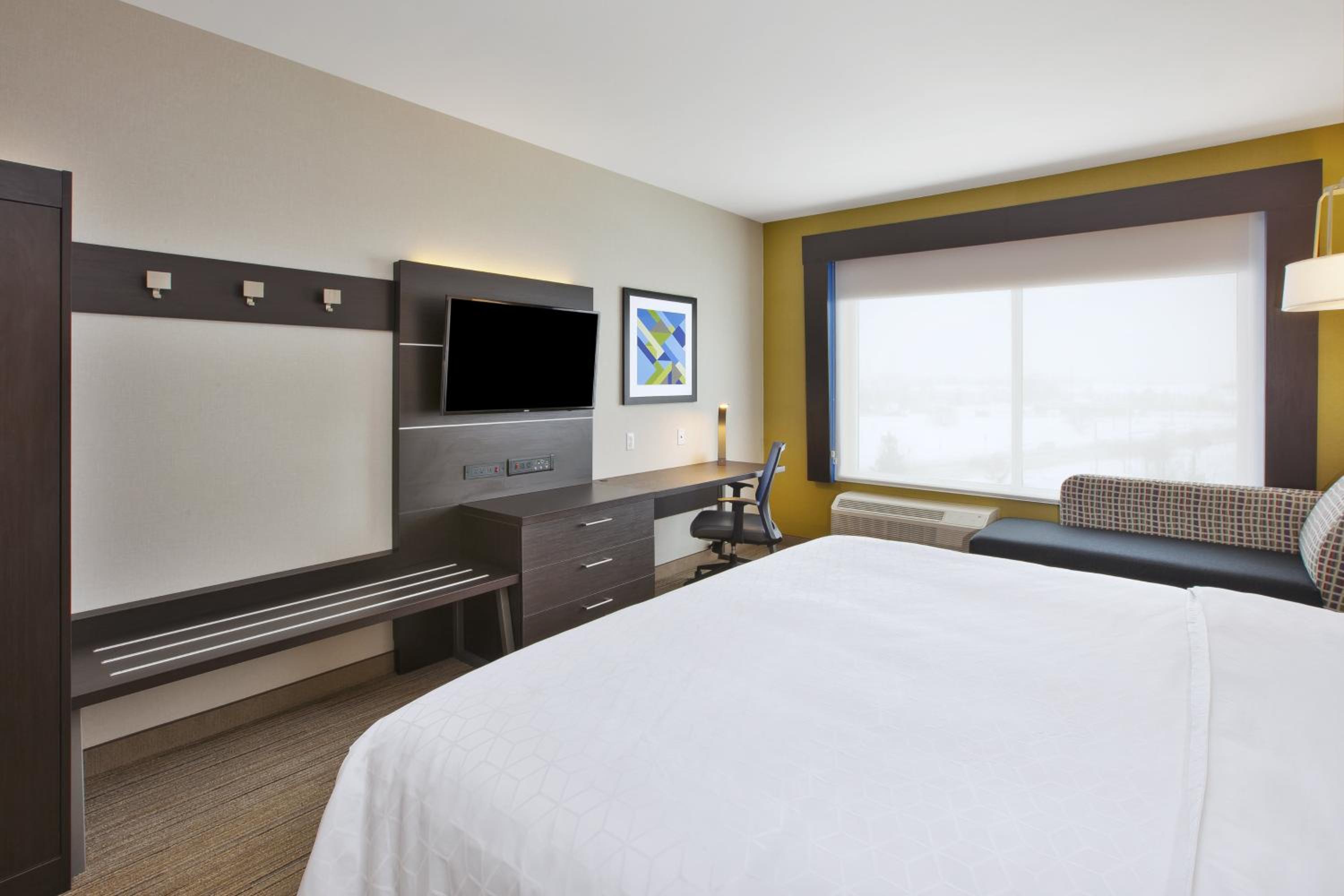 Standard King Room photo 3