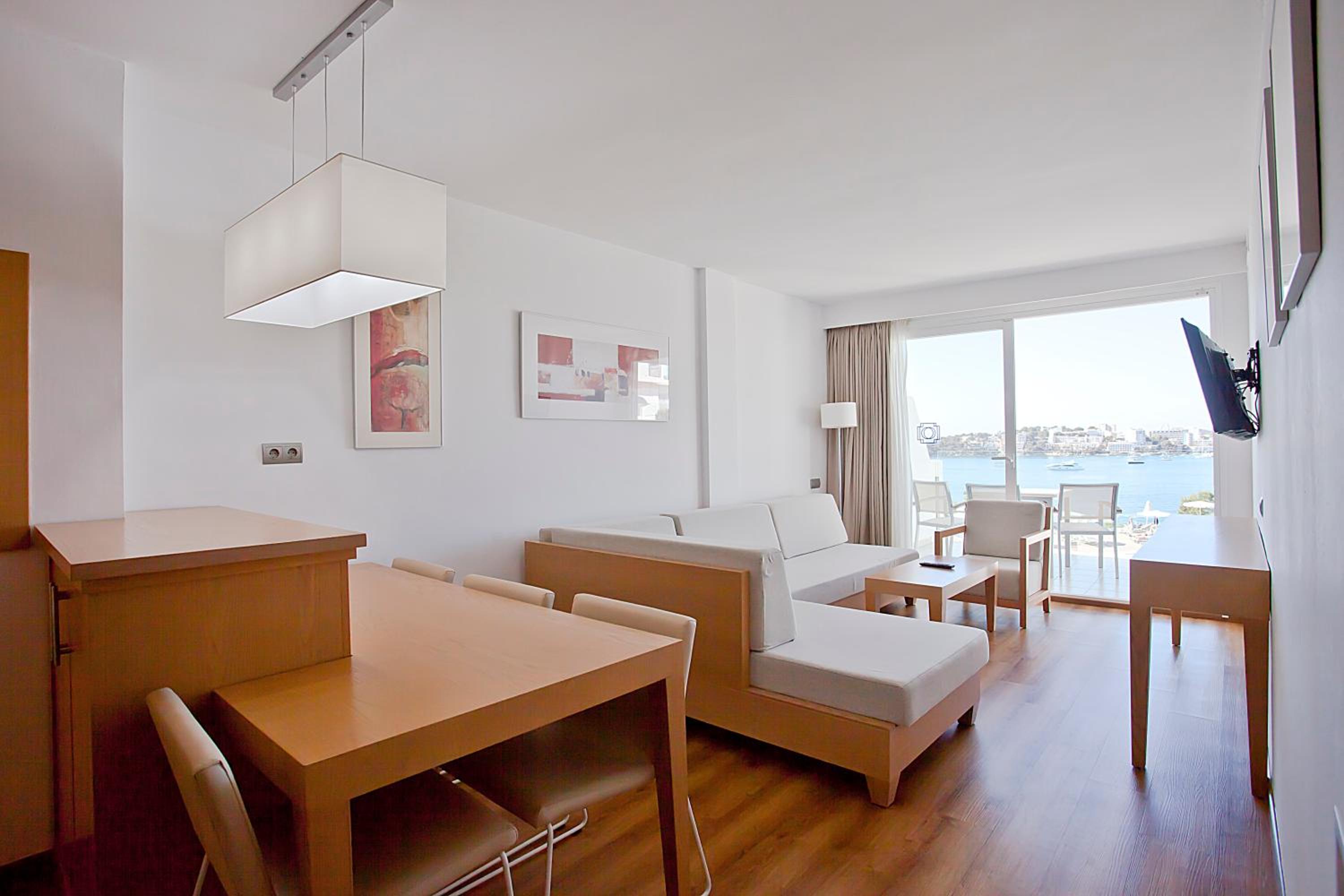 Superior Apartment with Sea View photo 3