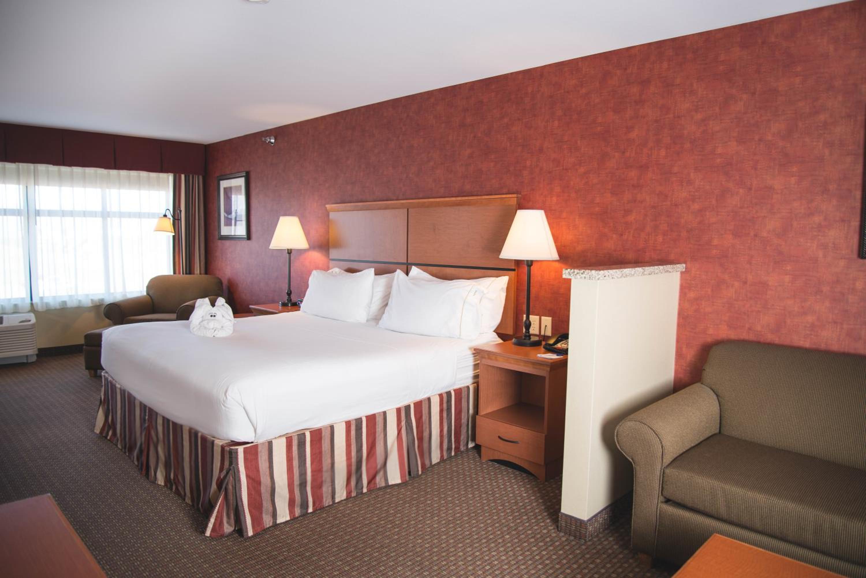 King Suite with Sofa Bed - Photo 3