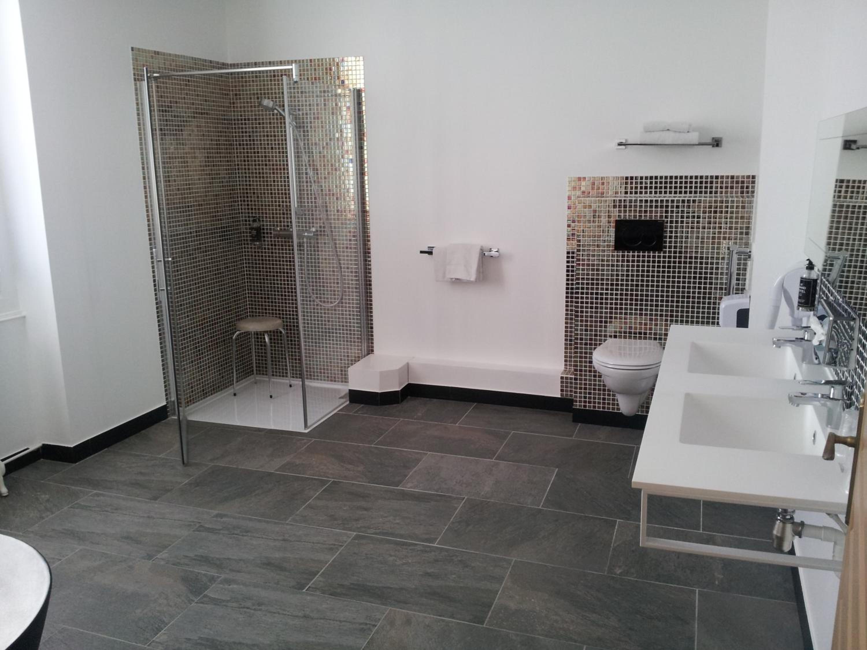 Premium Double or Twin Room - Photo 5