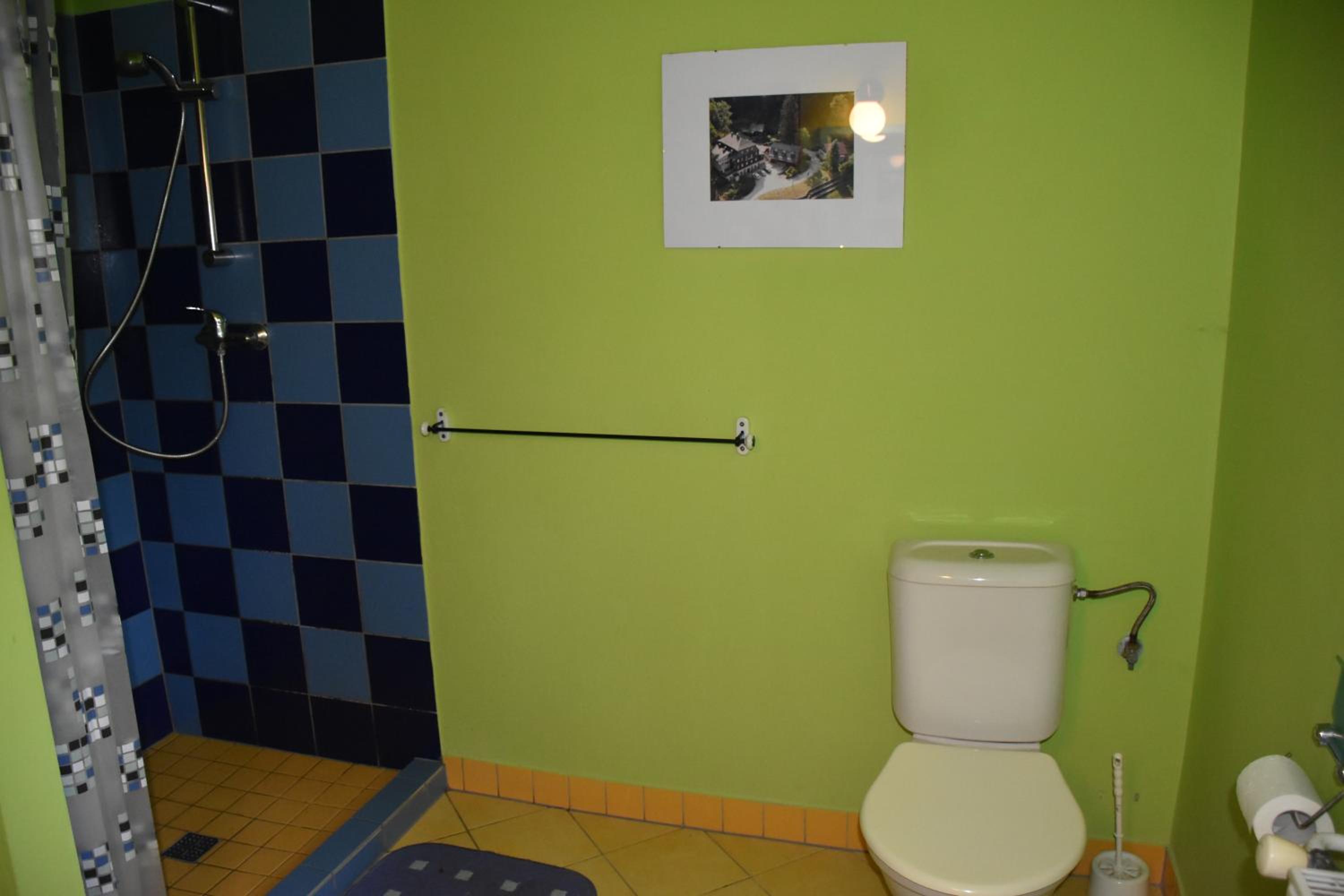 Family Room with Private Bathroom photo 3