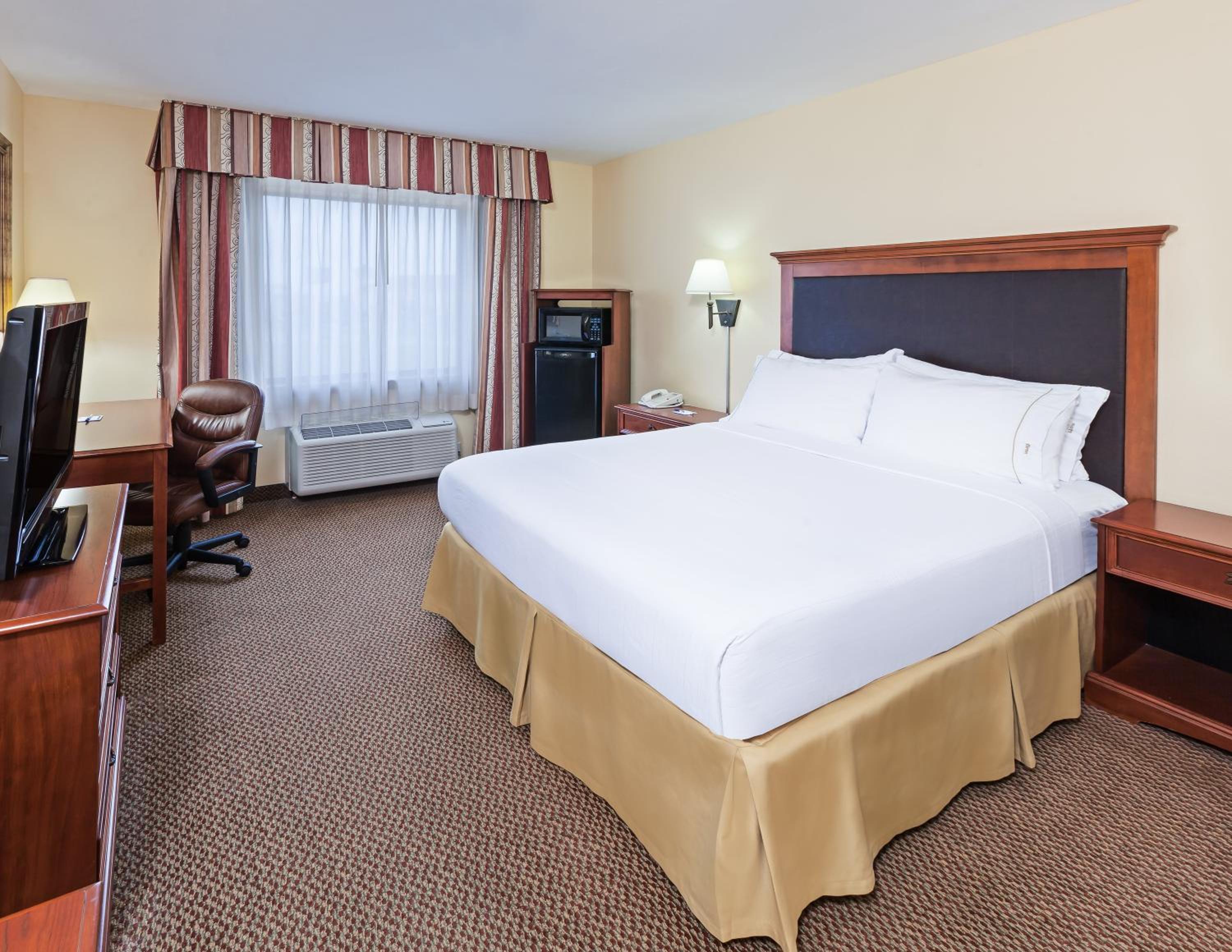 Standard Queen Room - Photo 1
