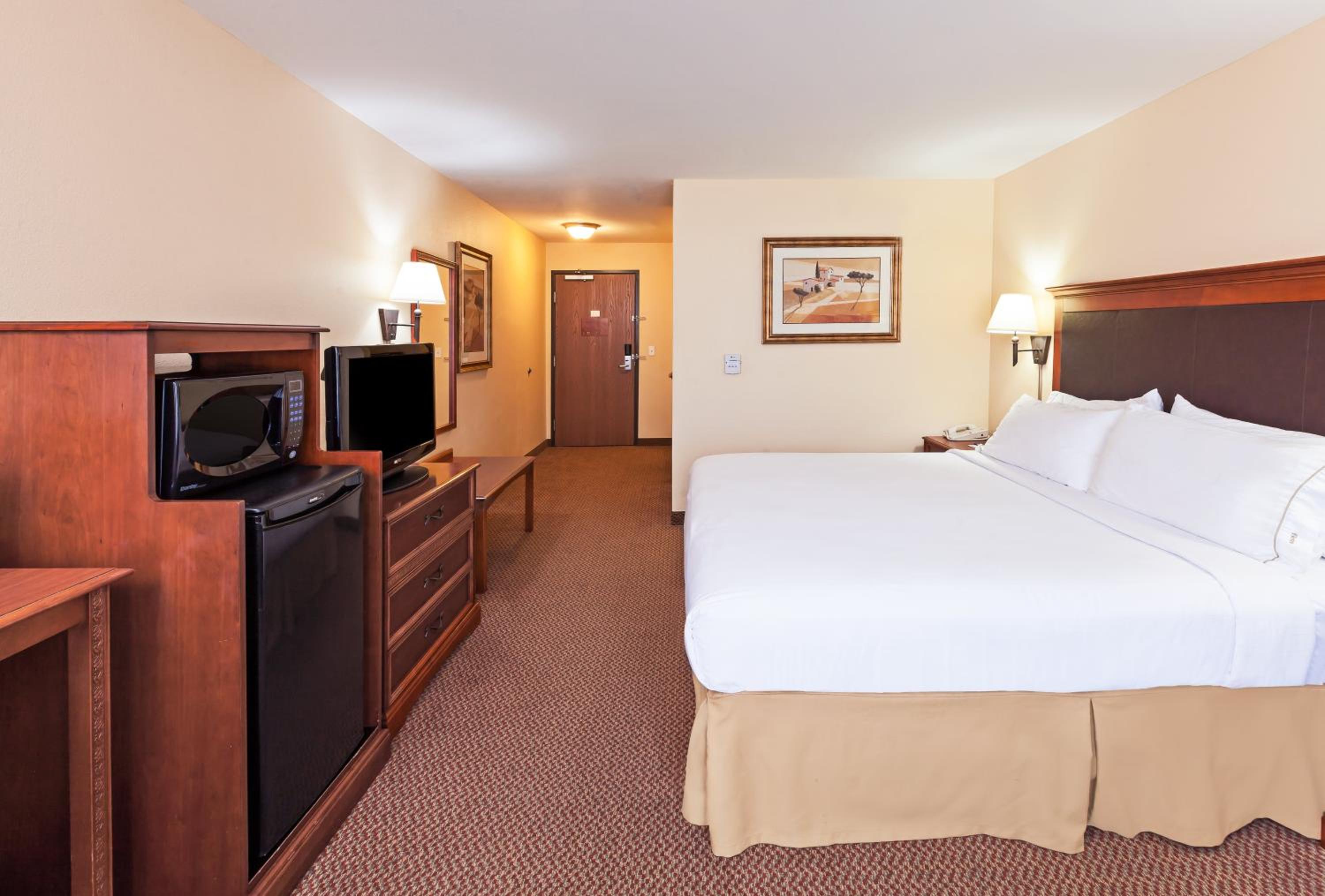 King Room - Mobility Access/Hearing Accessible - Photo 2