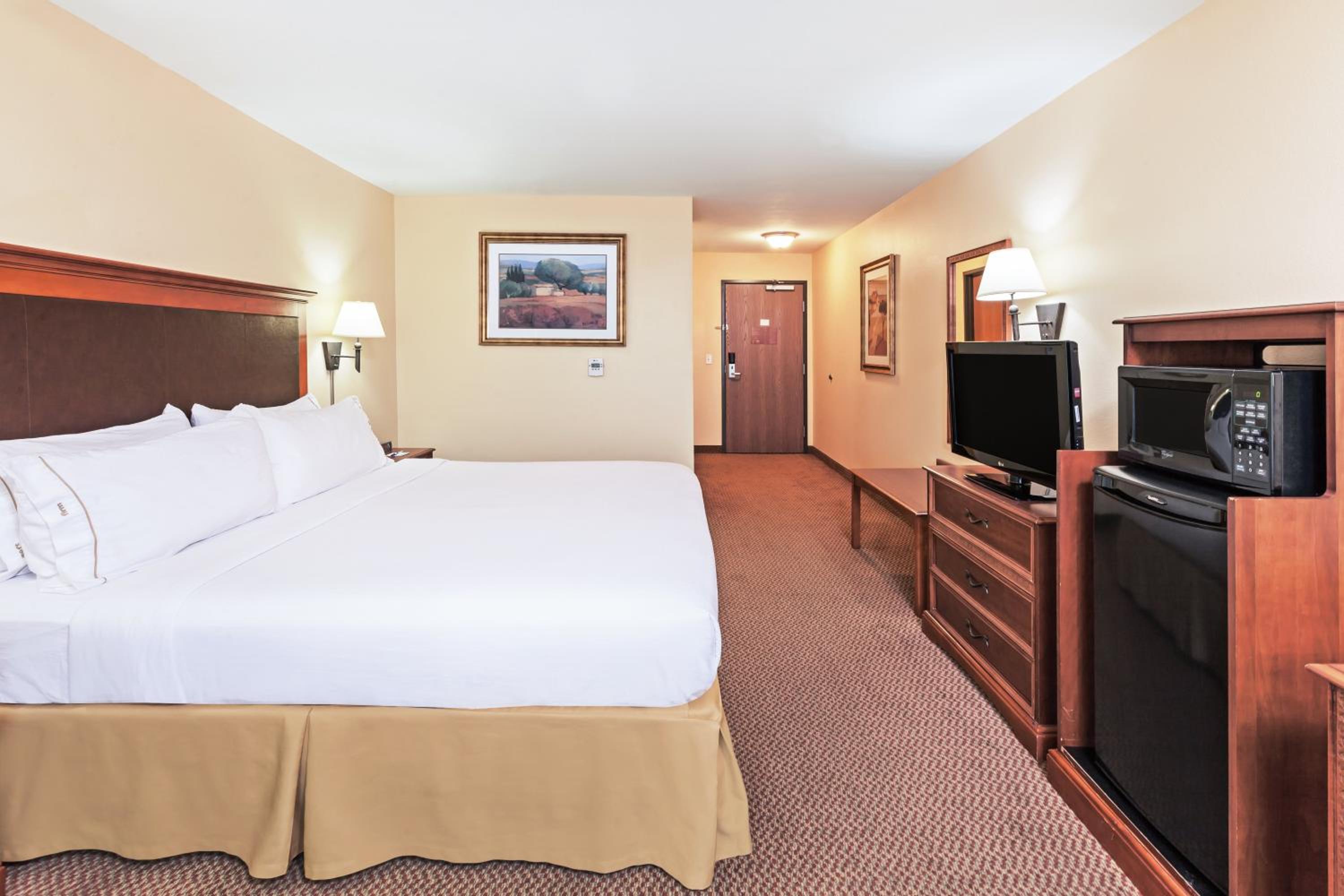 Standard King Room - Photo 1