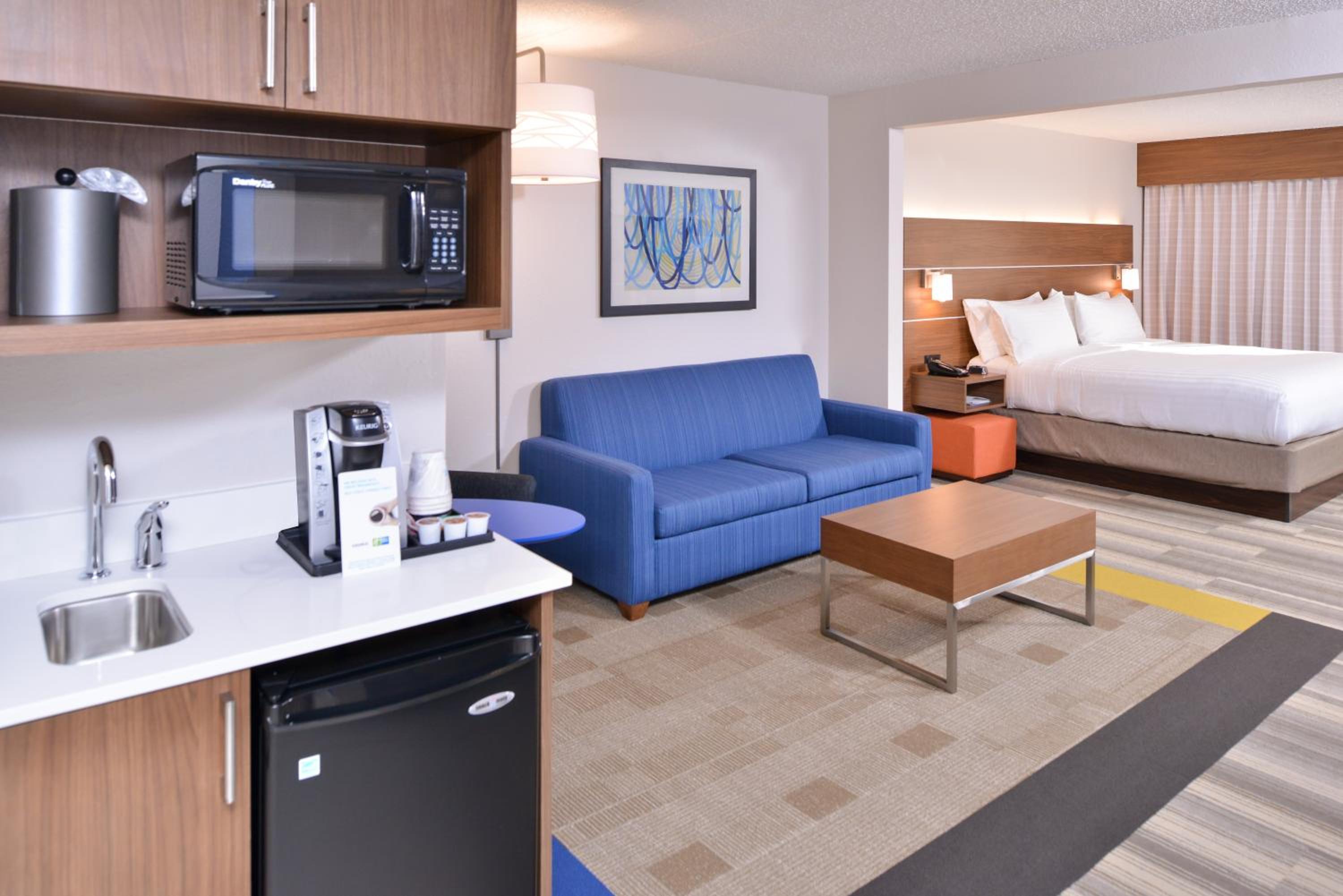 King Suite with Sofa Bed - Photo 6