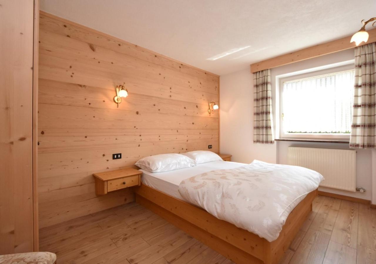 One-Bedroom Apartment with Balcony photo 2