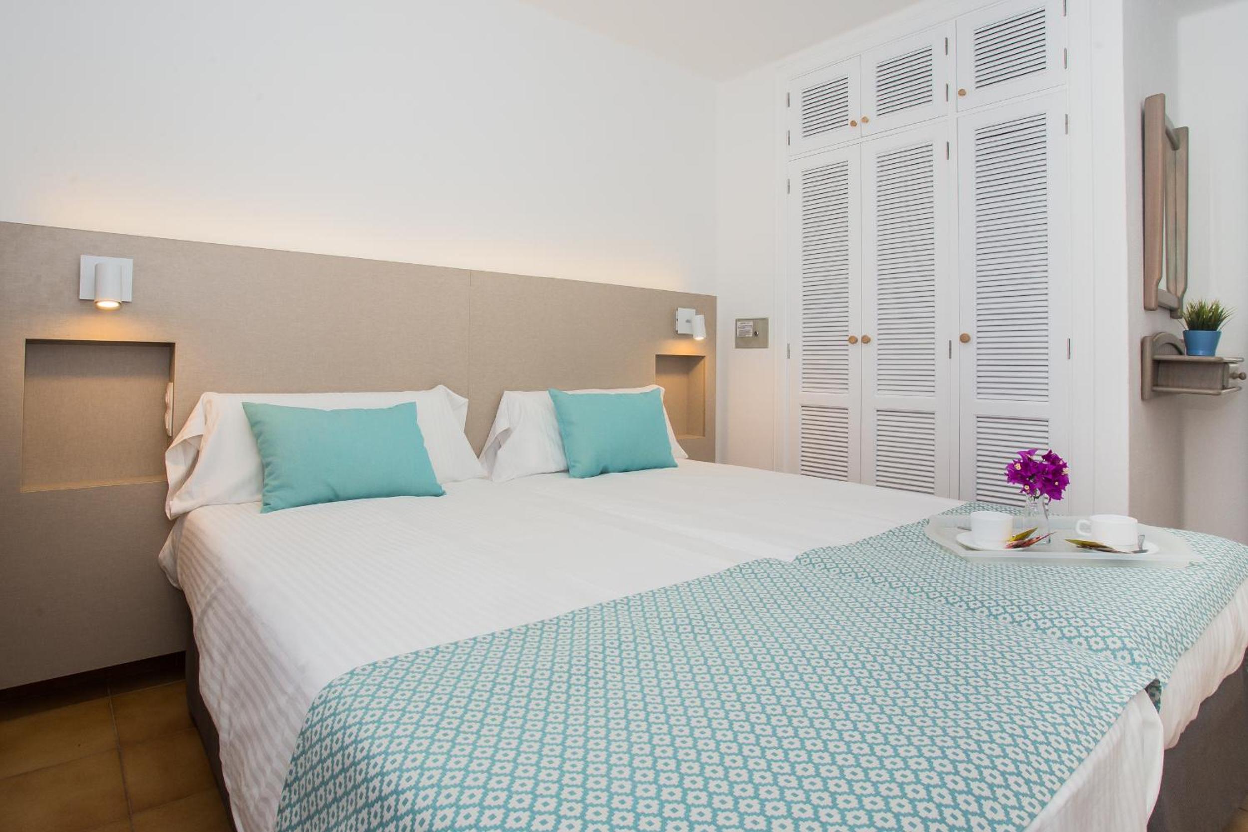 Apartamento con vista a la piscina