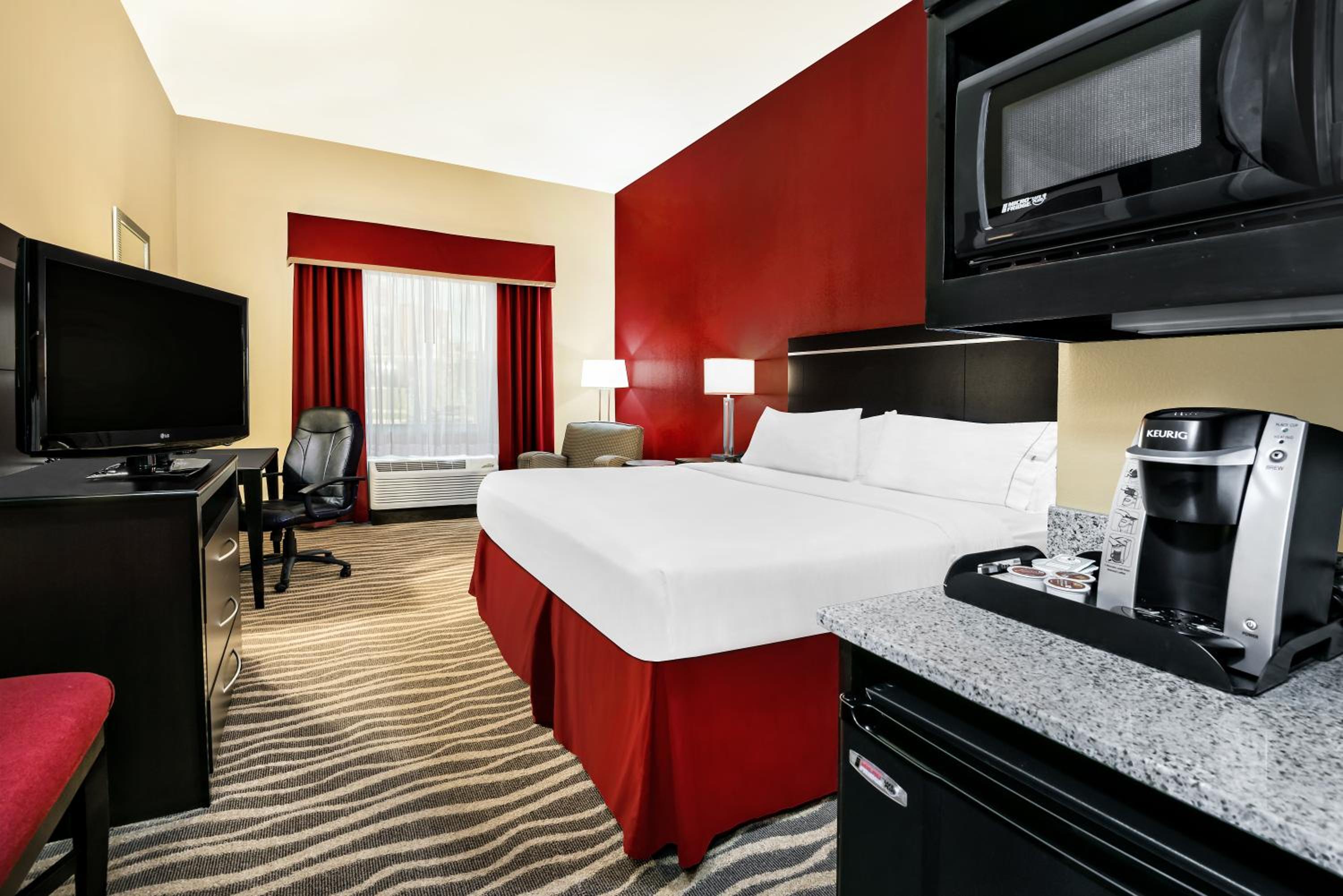 Standard King Room - Photo 2