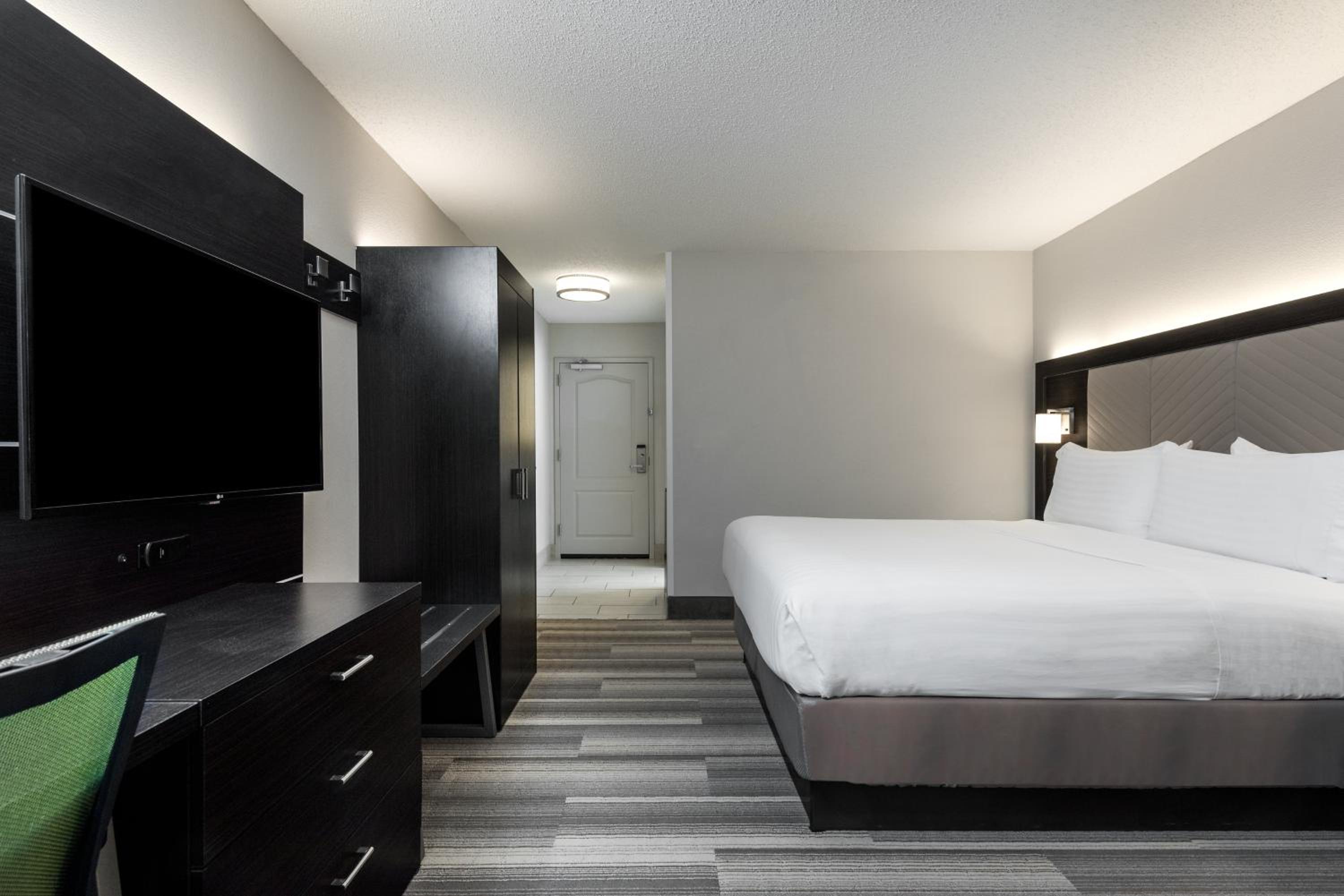 Standard King Room - Photo 1
