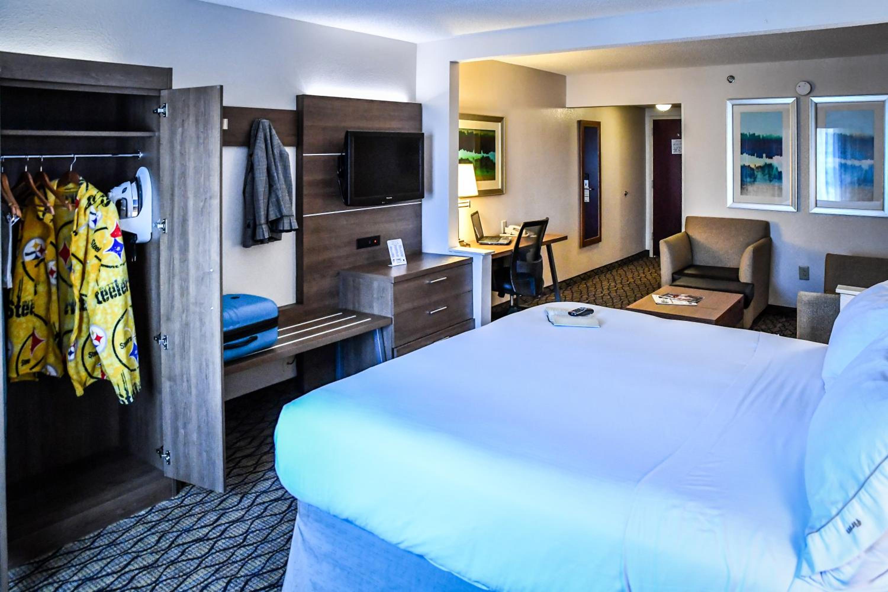 King Suite with Sofa Bed - Photo 1