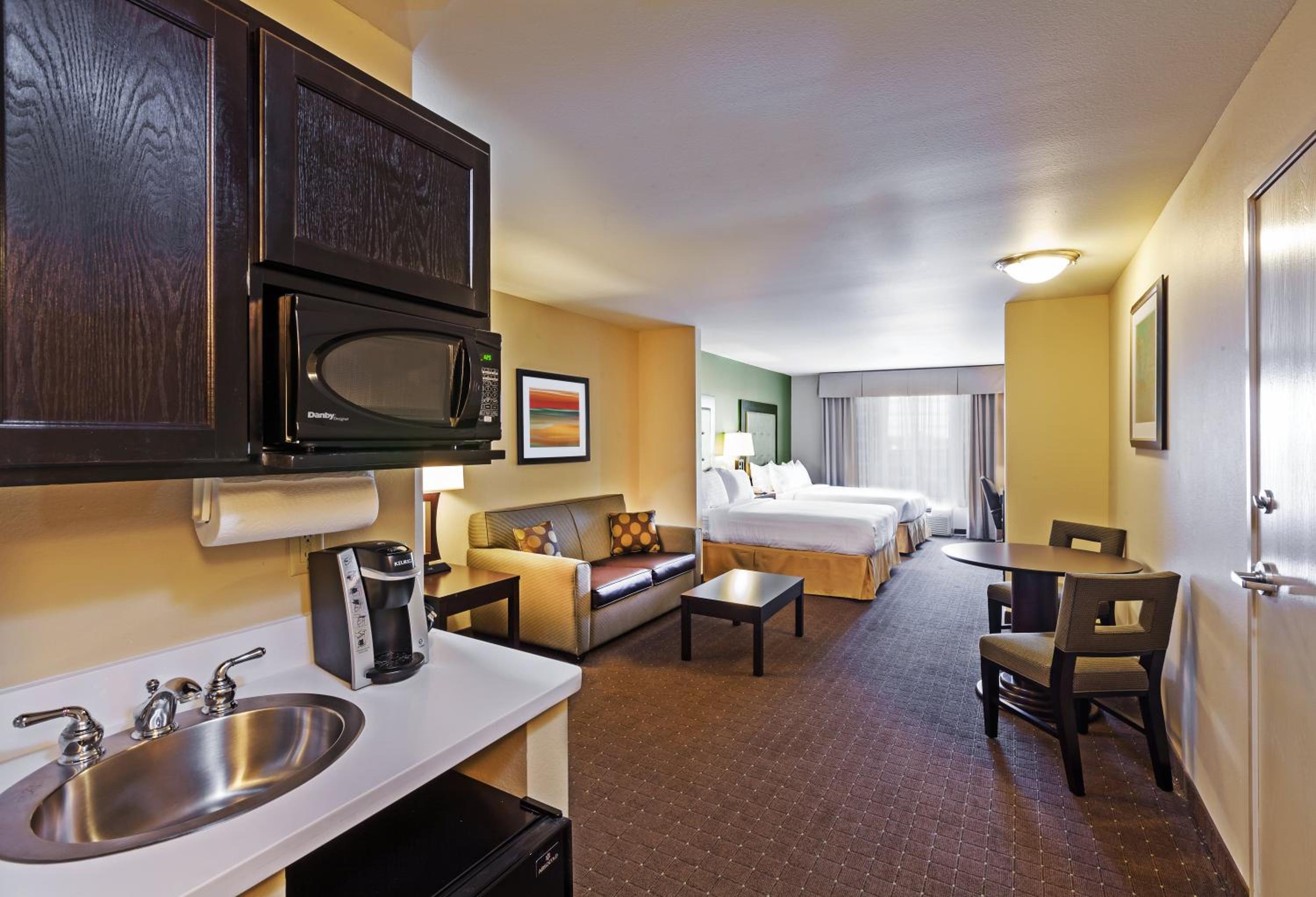 King Suite with Sofa Bed - Photo 2