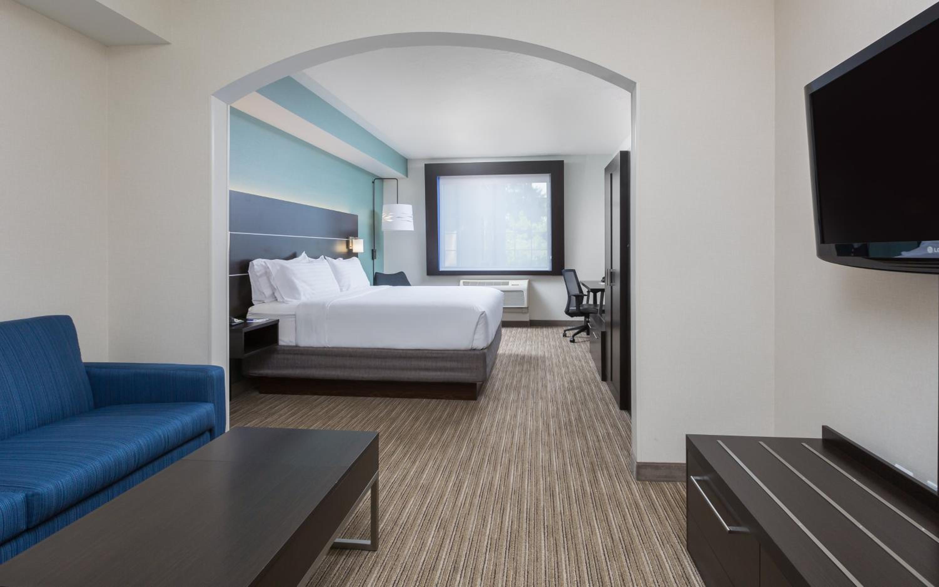 King Suite - Non-Smoking - Photo 1