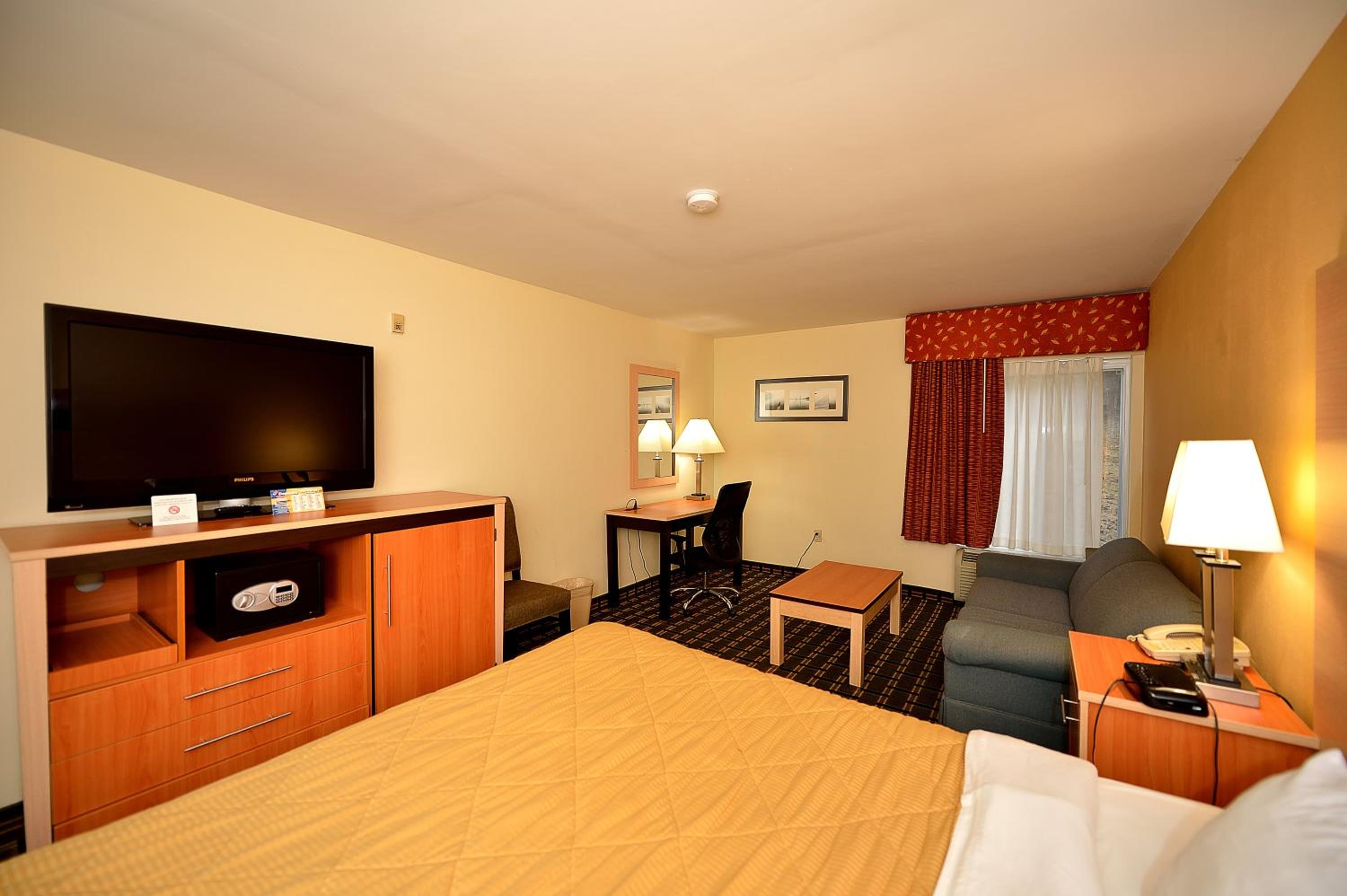 Superior Queen Room - Non-Smoking photo 1