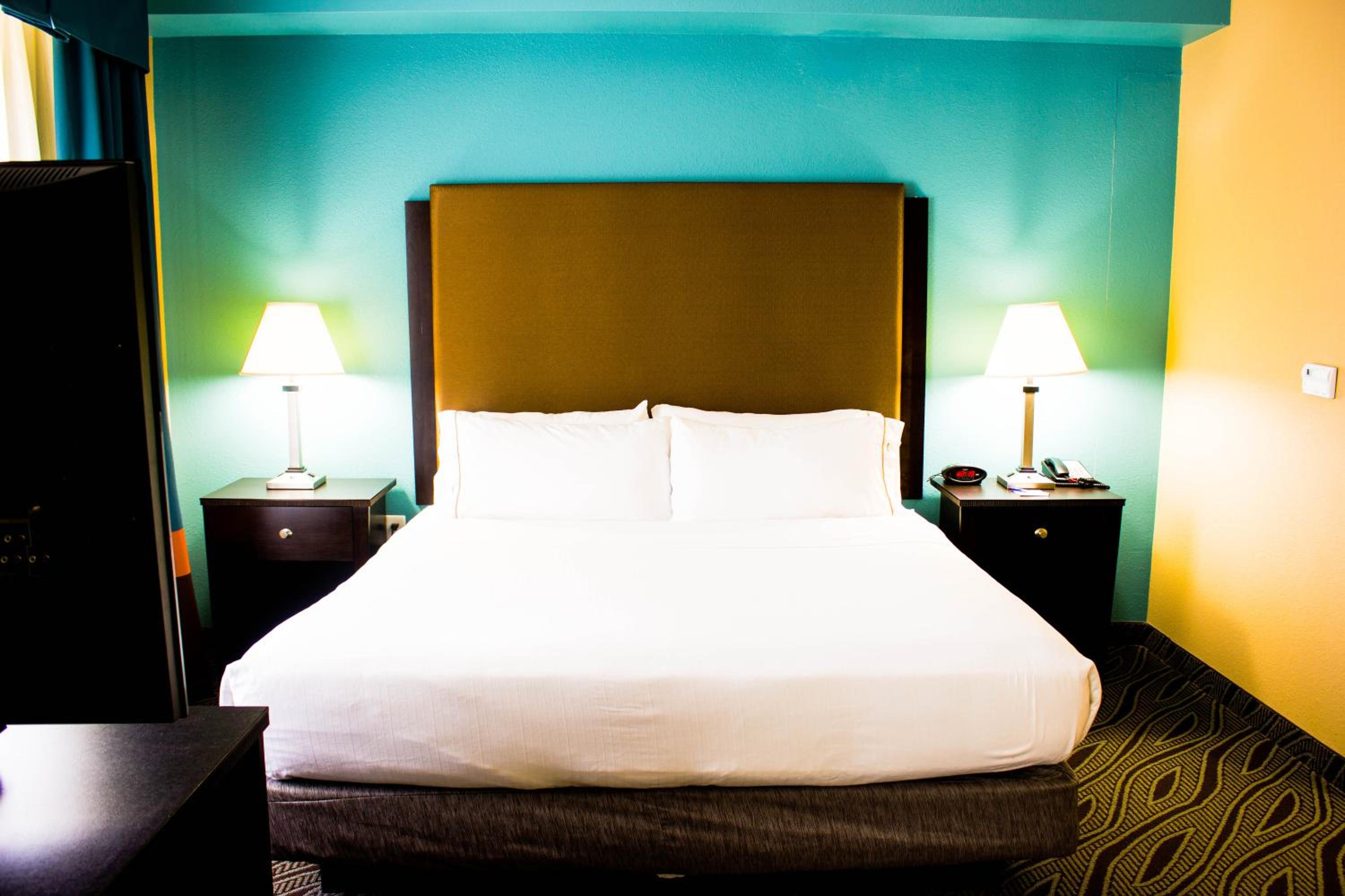 Standard King Room - Photo 1