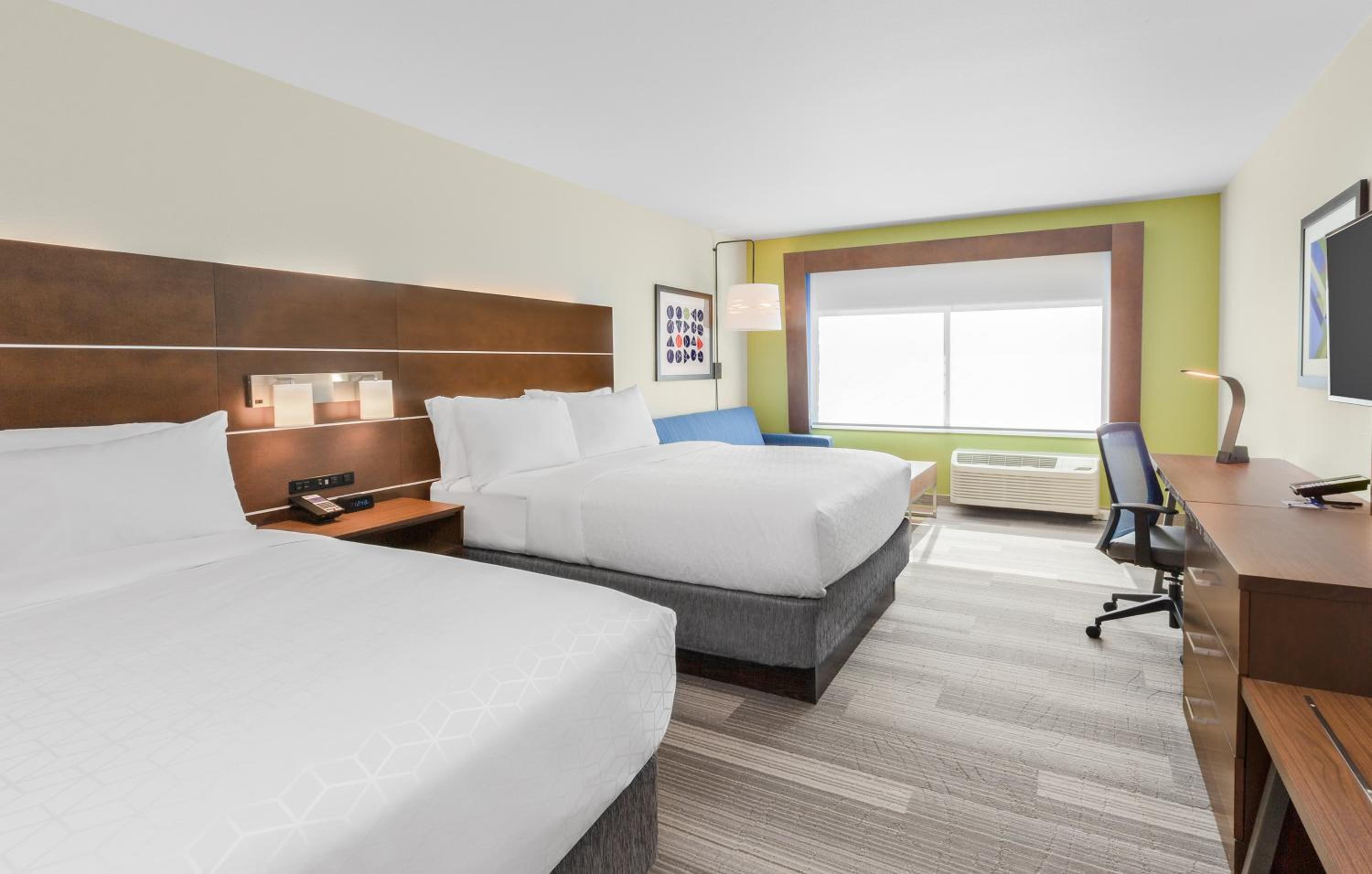 Queen Suite with Two Queen Beds and Single Sofa Bed - Communications Accessible photo 2