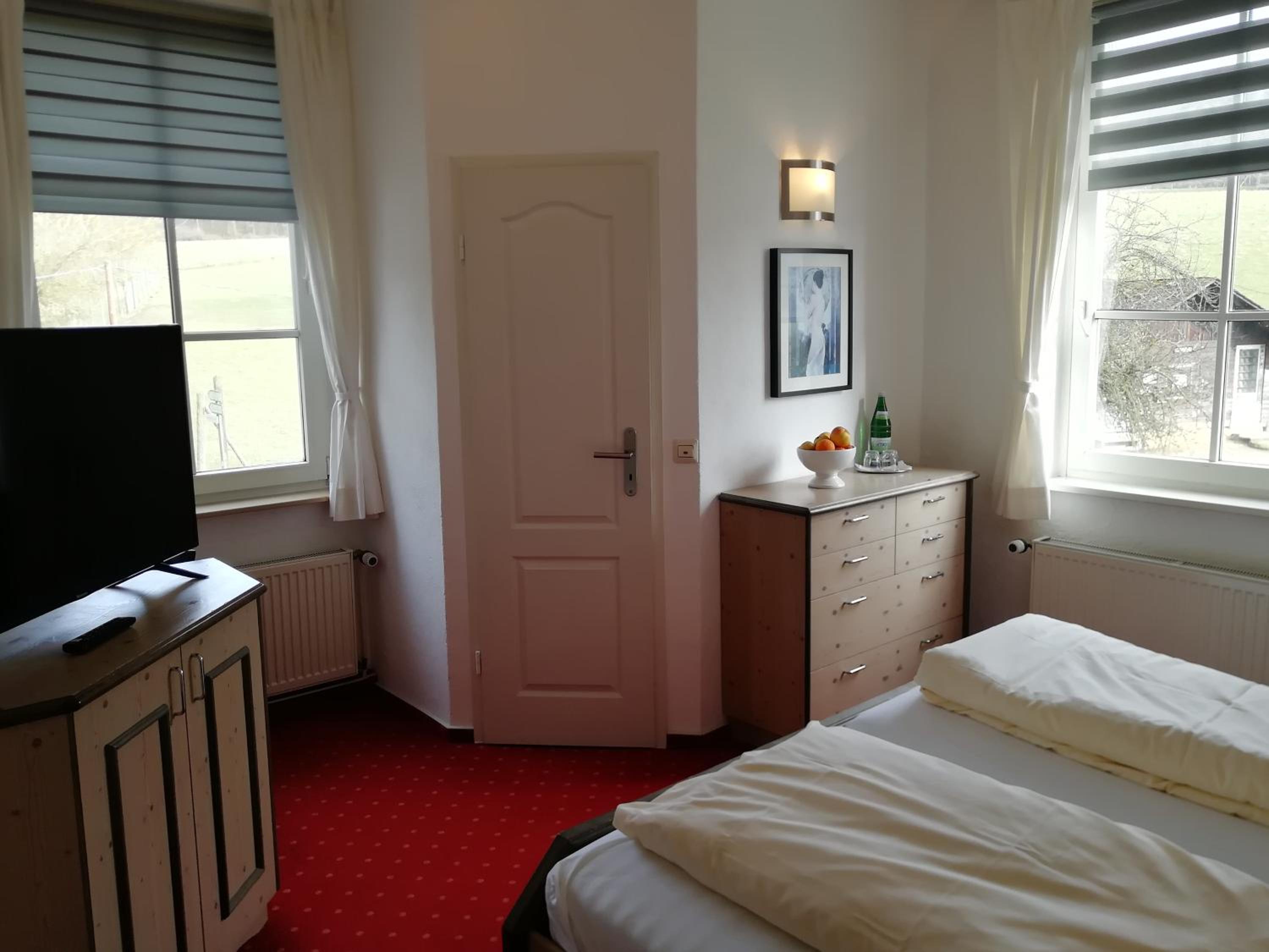 Double Room - Photo 6