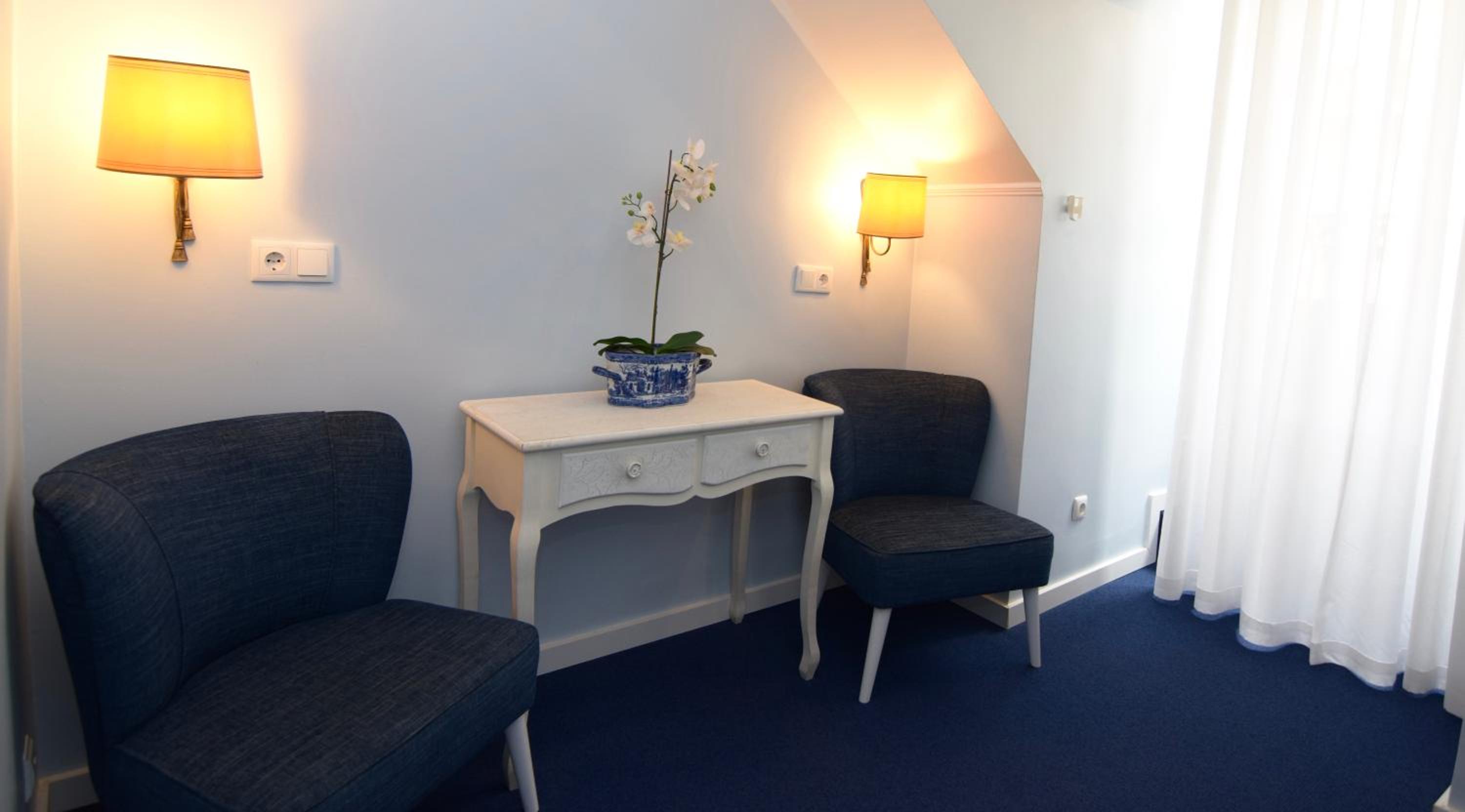 Deluxe Family Room - Photo 5