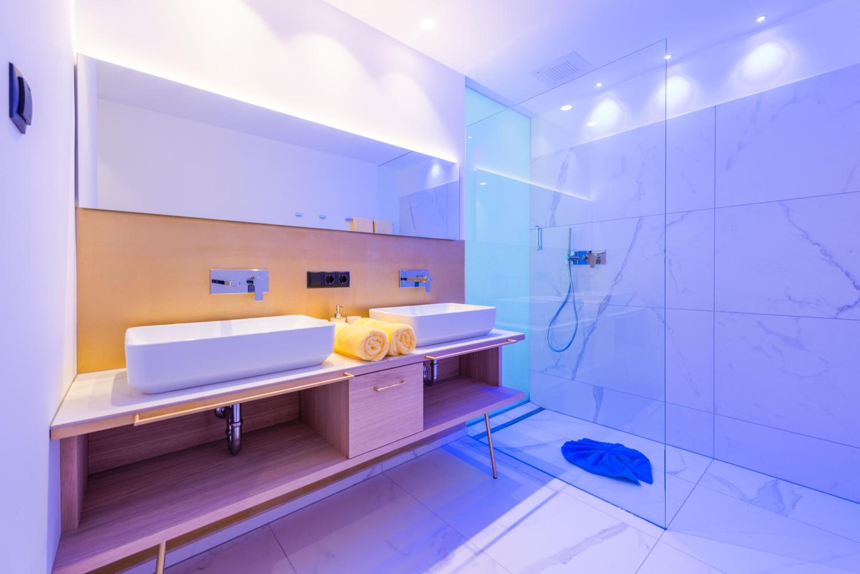 King Room with Balcony photo 3