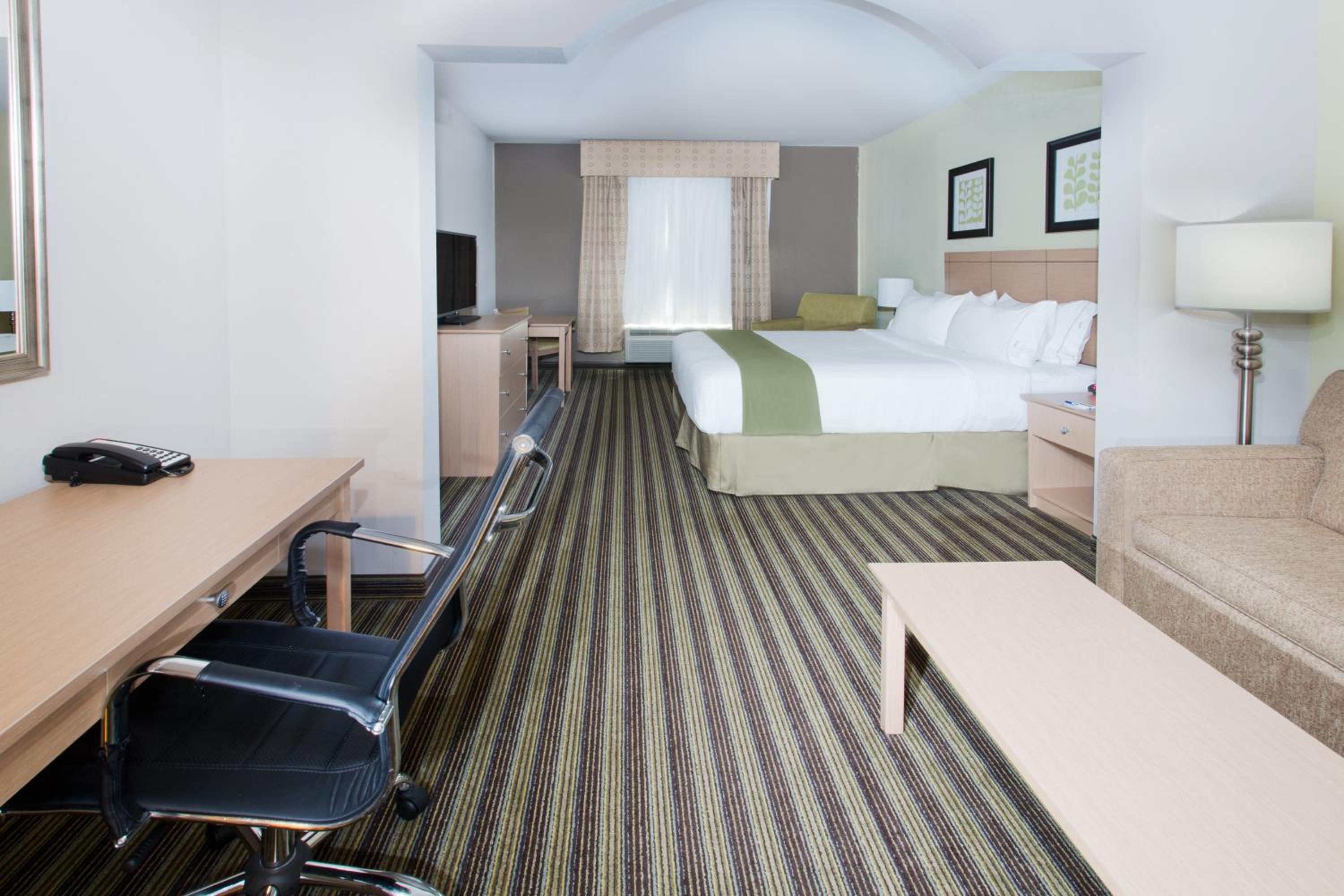 King Suite - Photo 2