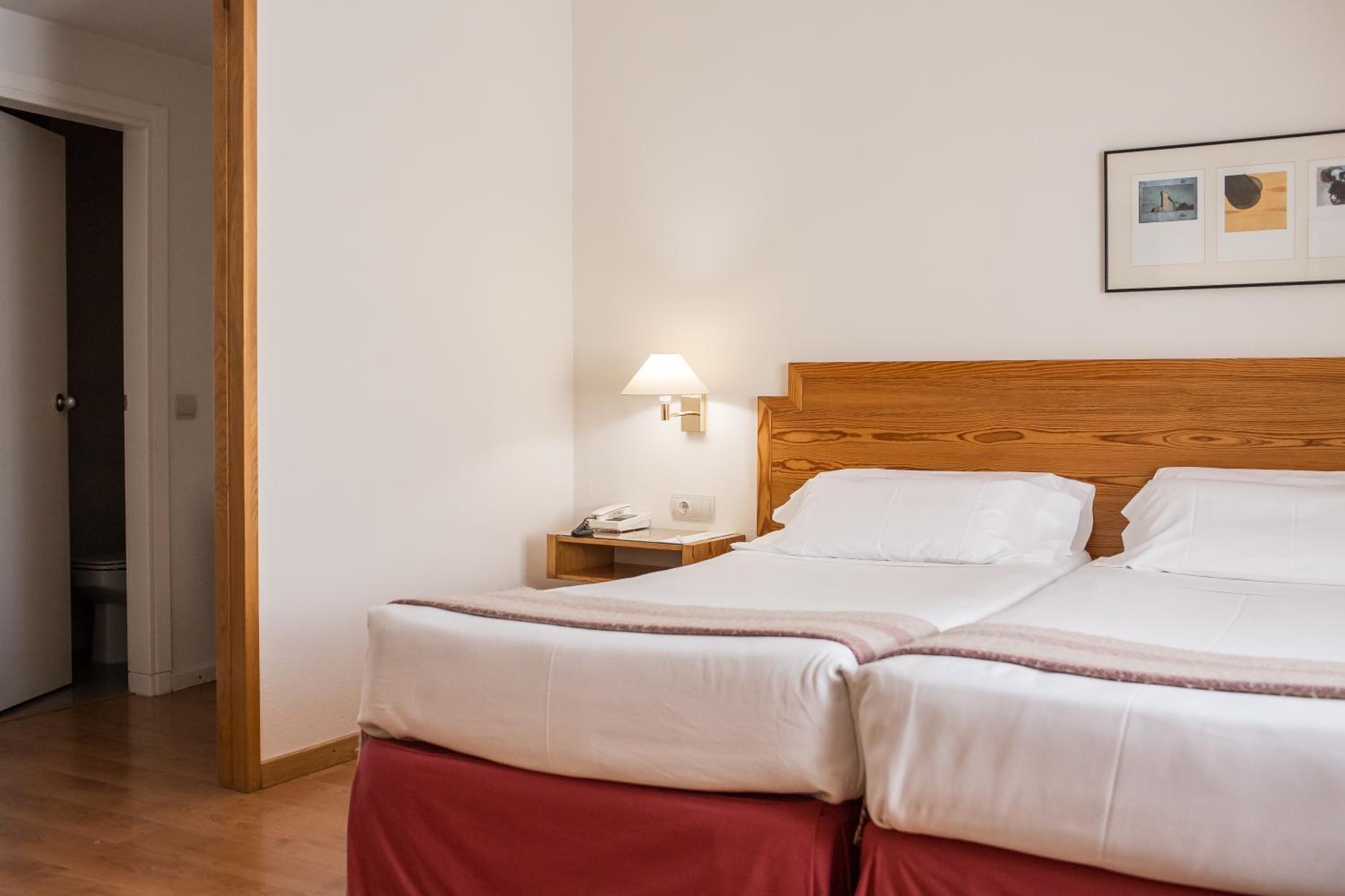 Twin Room - Photo 4