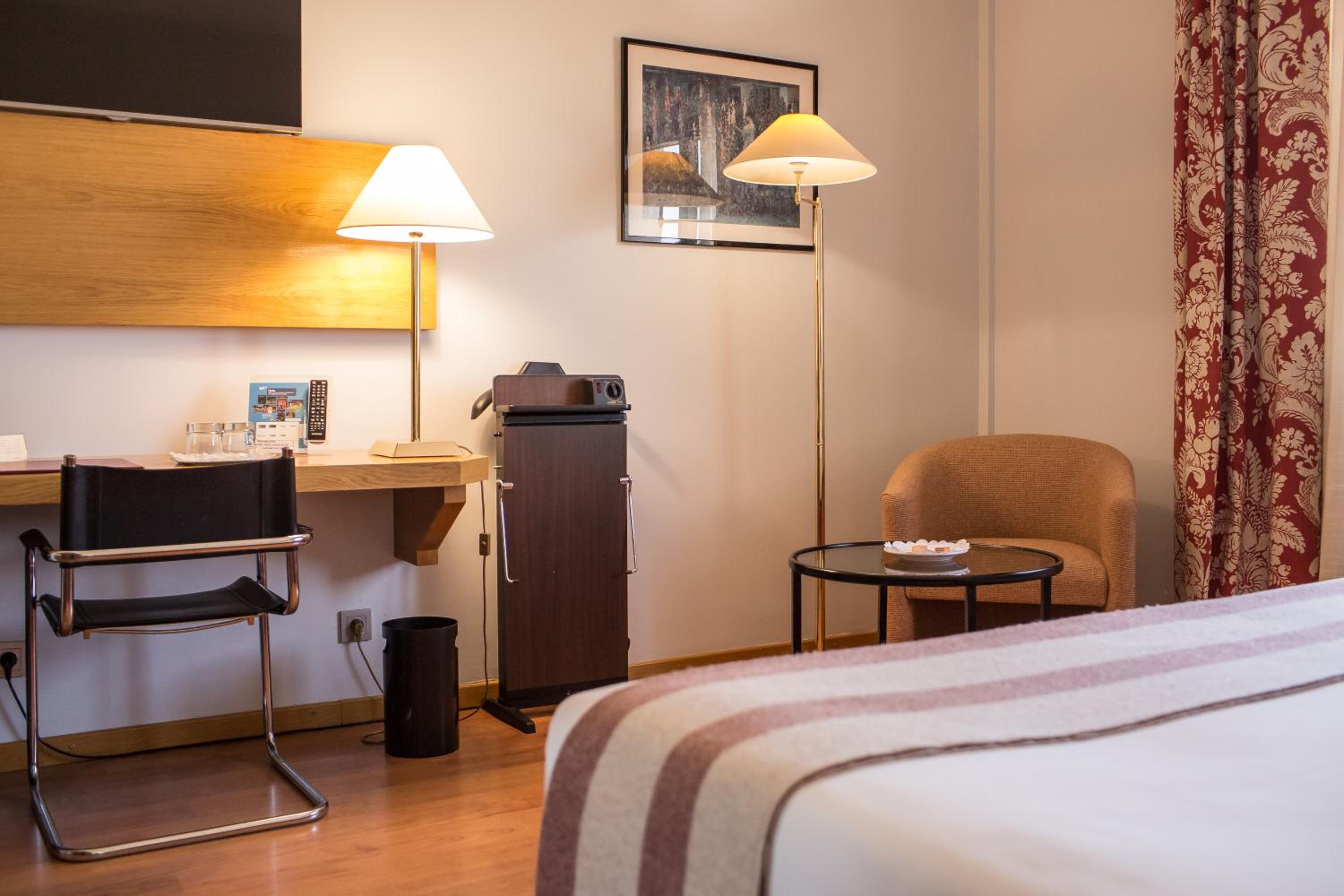 Twin Room - Photo 7