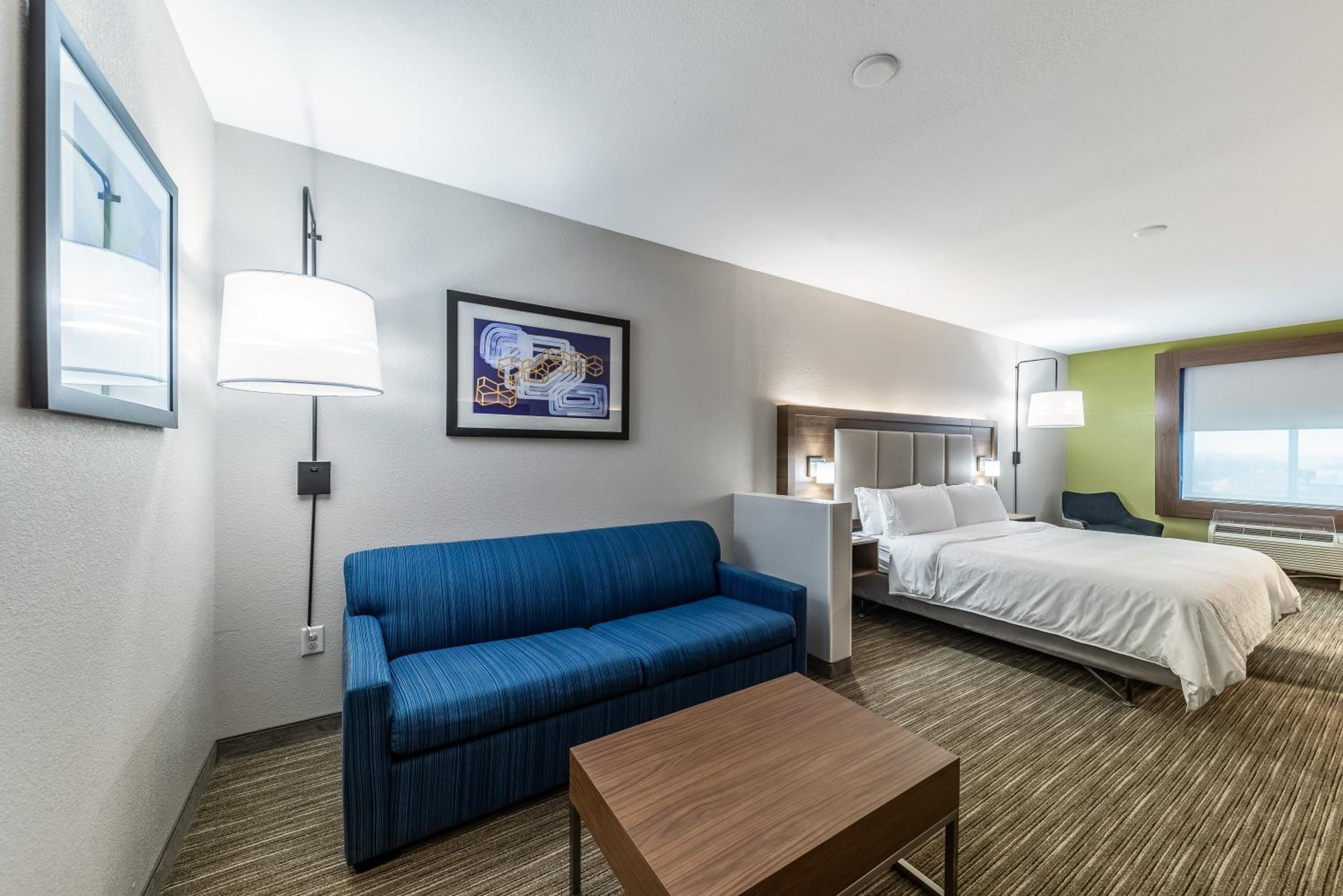 King Suite - Photo 3