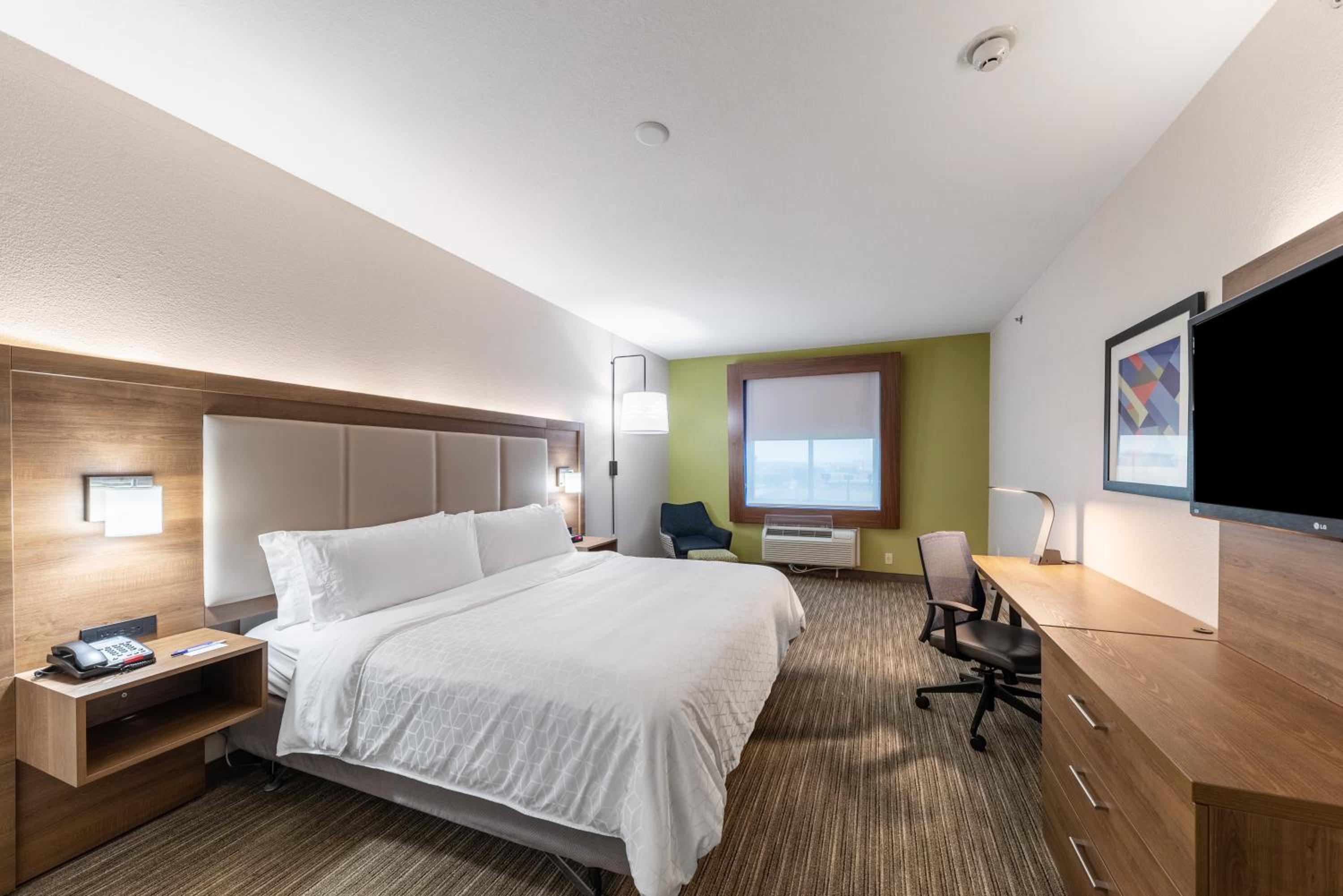 Standard King Room - Photo 1