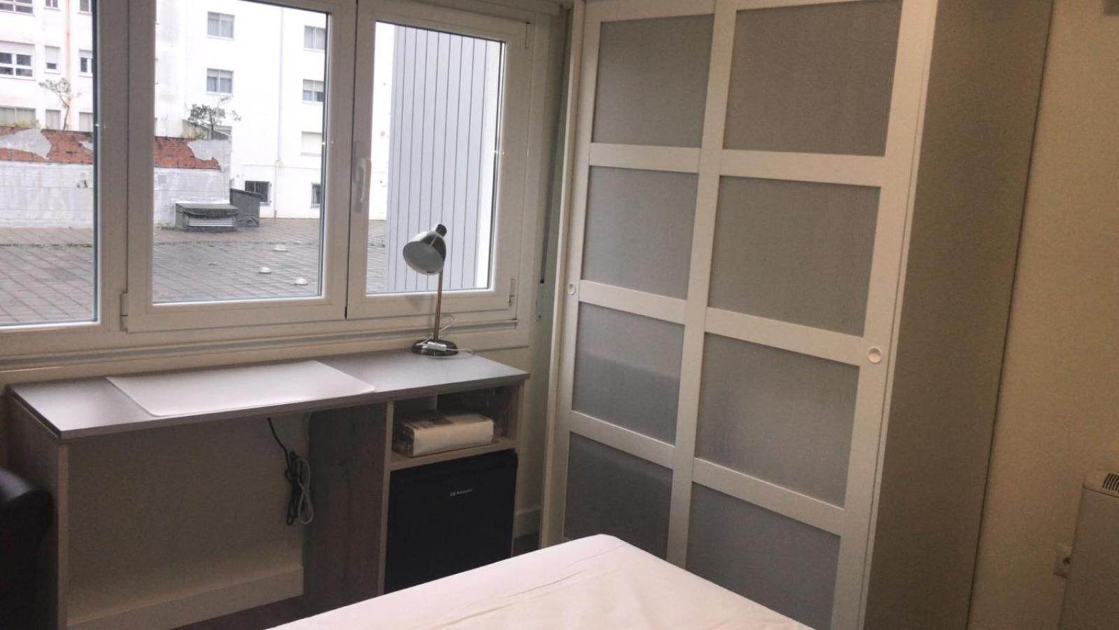 Economy Double Room - Photo 12