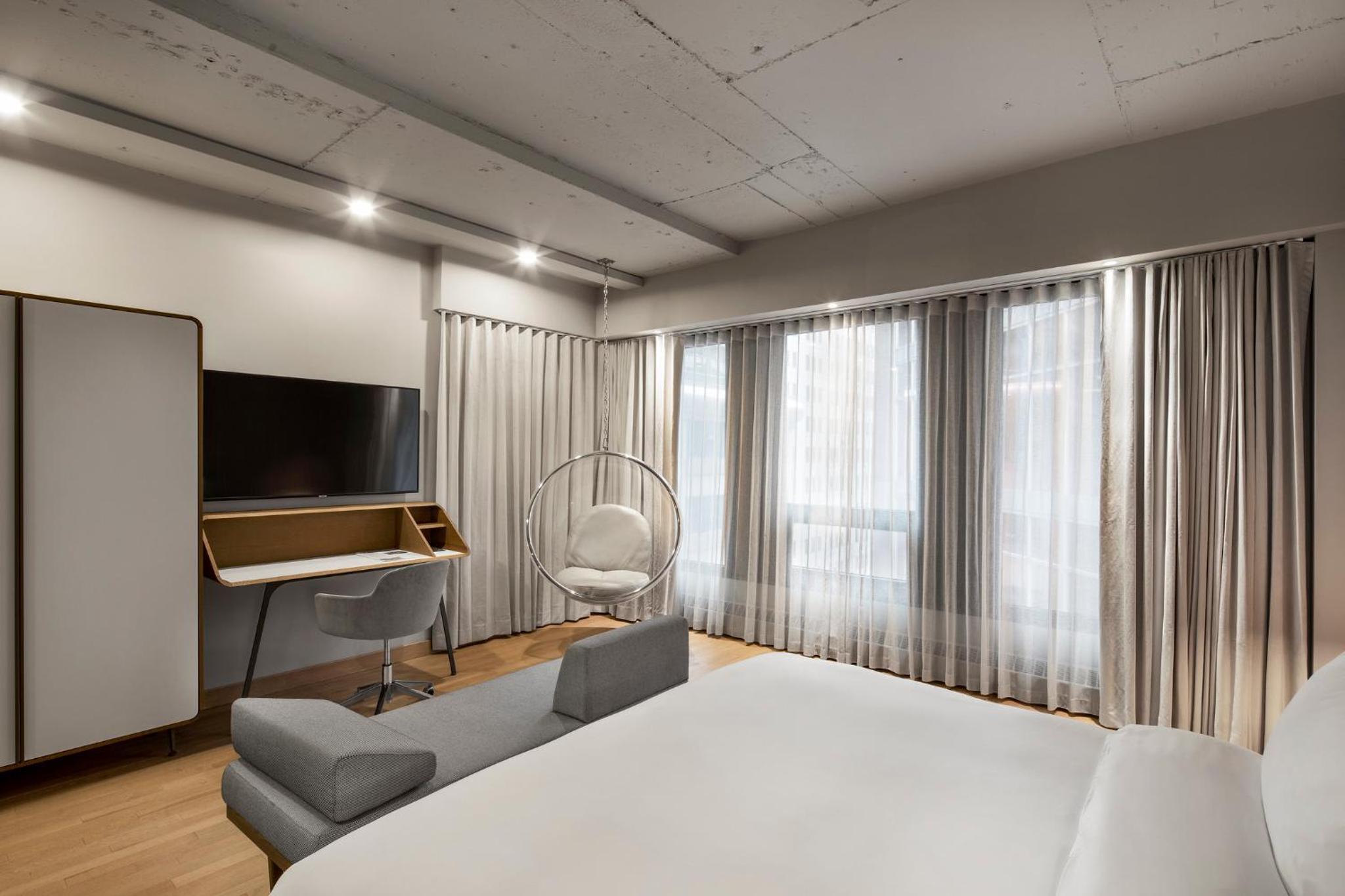 Deluxe King Room photo 3