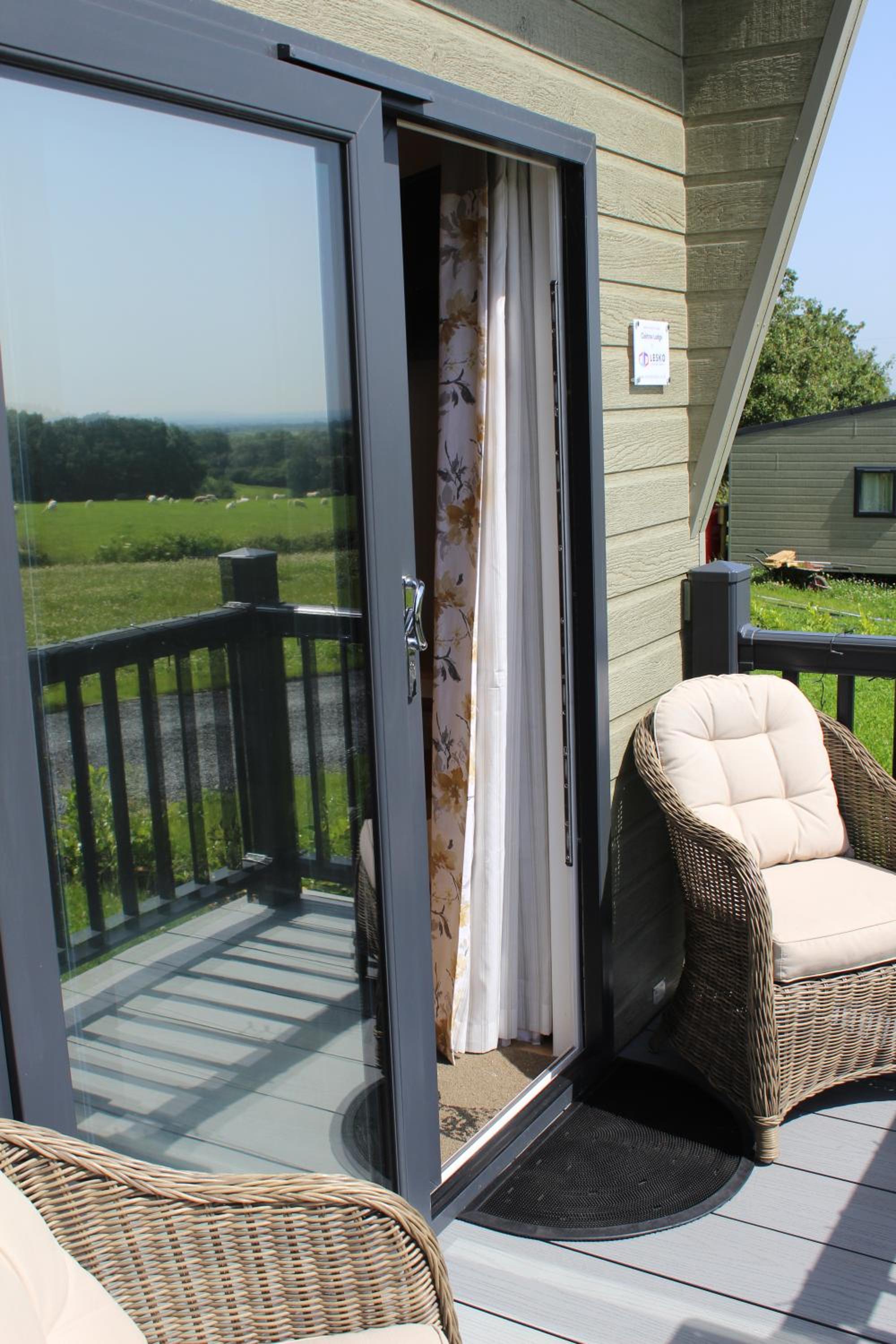 One-Bedroom Chalet - Photo 5