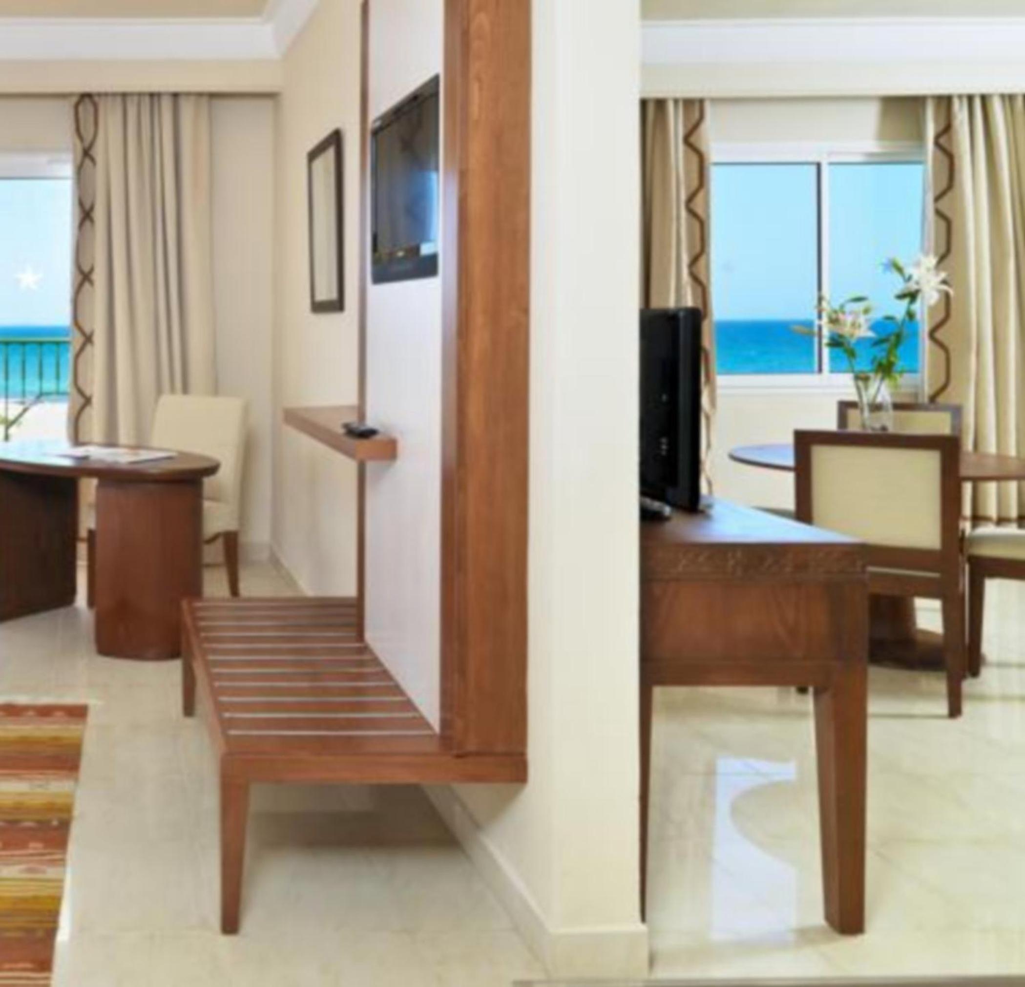Double Room with Sea View  - Photo 4