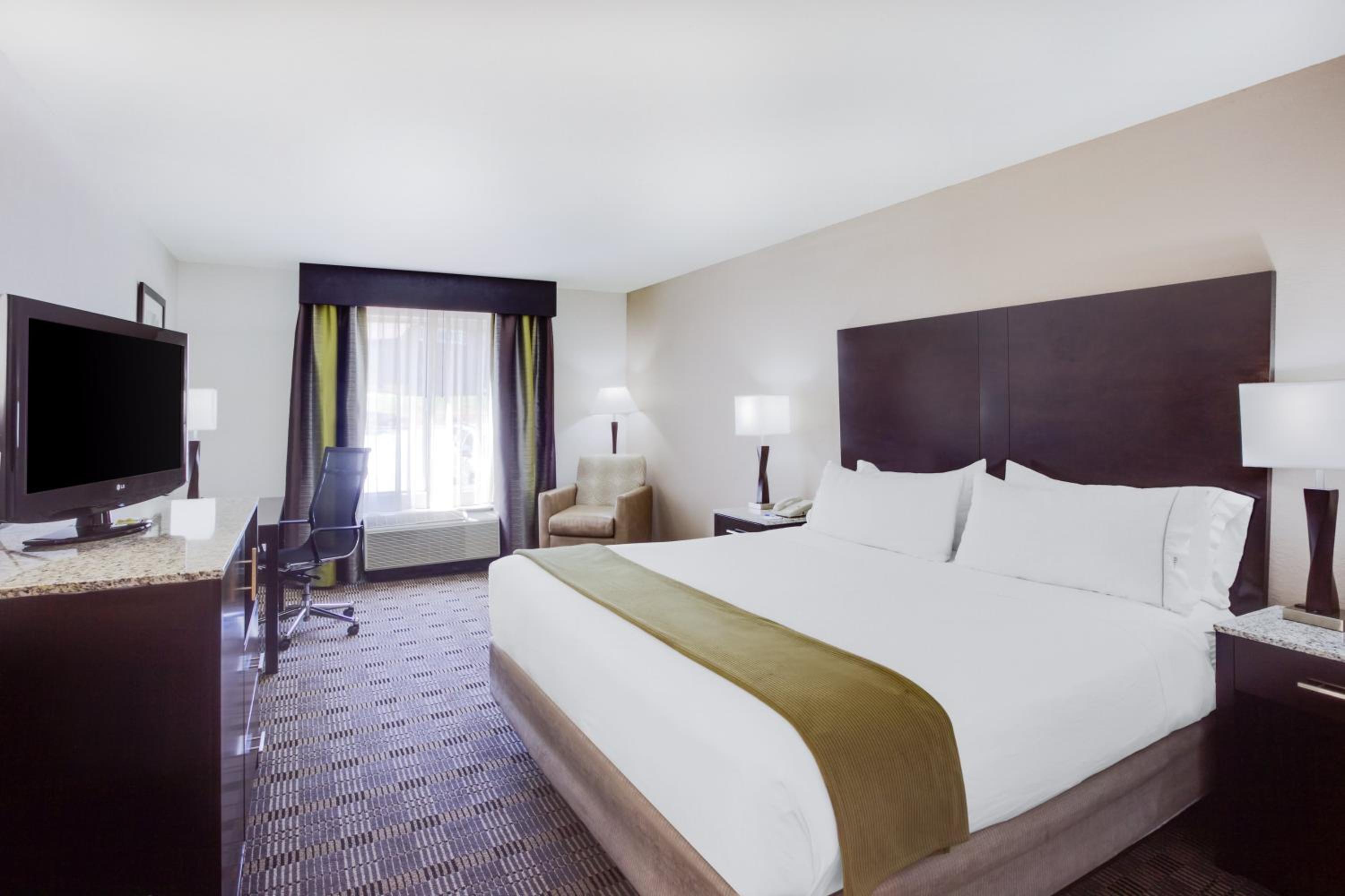 Standard King Room - Photo 2