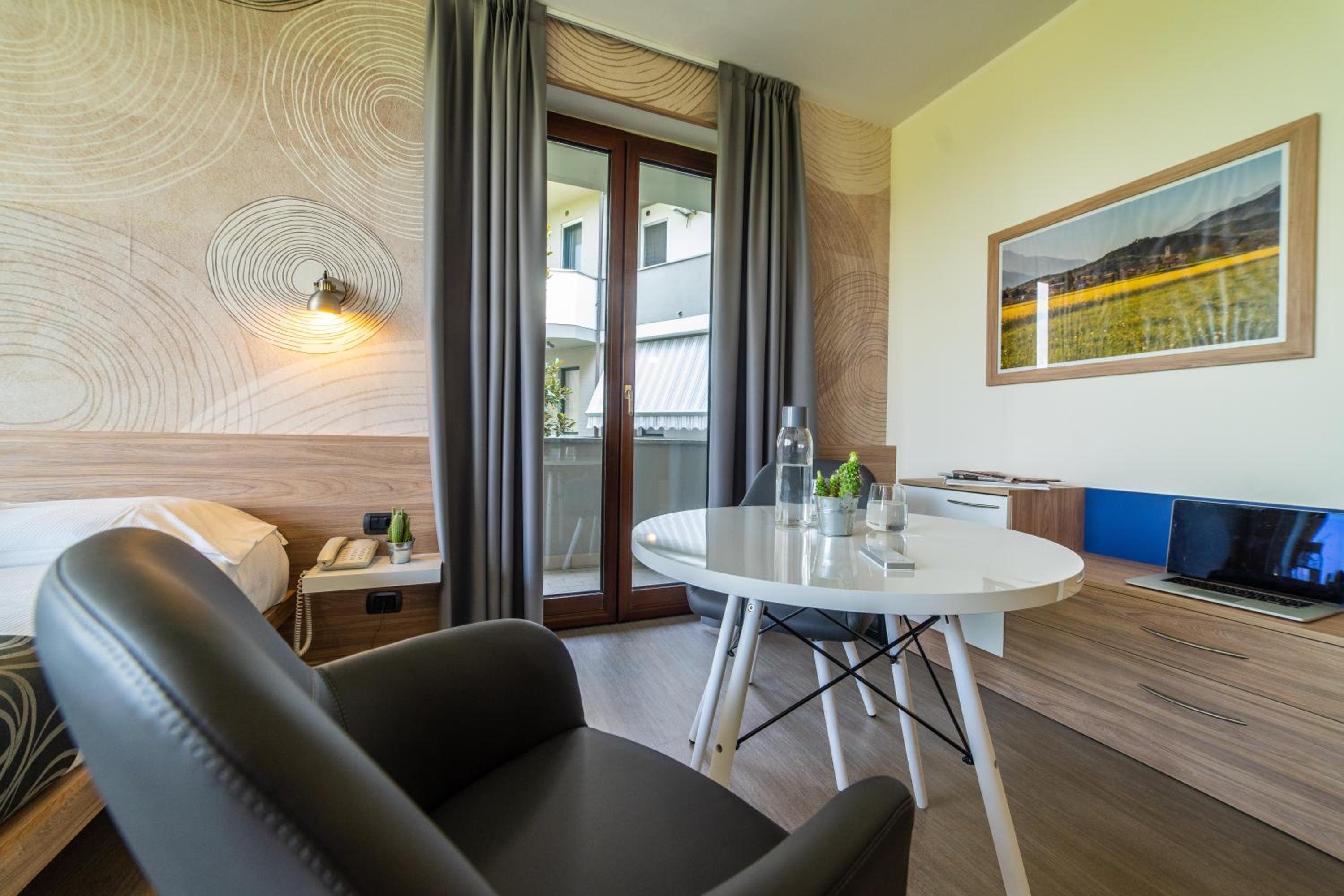 Junior Suite with Mountain View - Photo 2