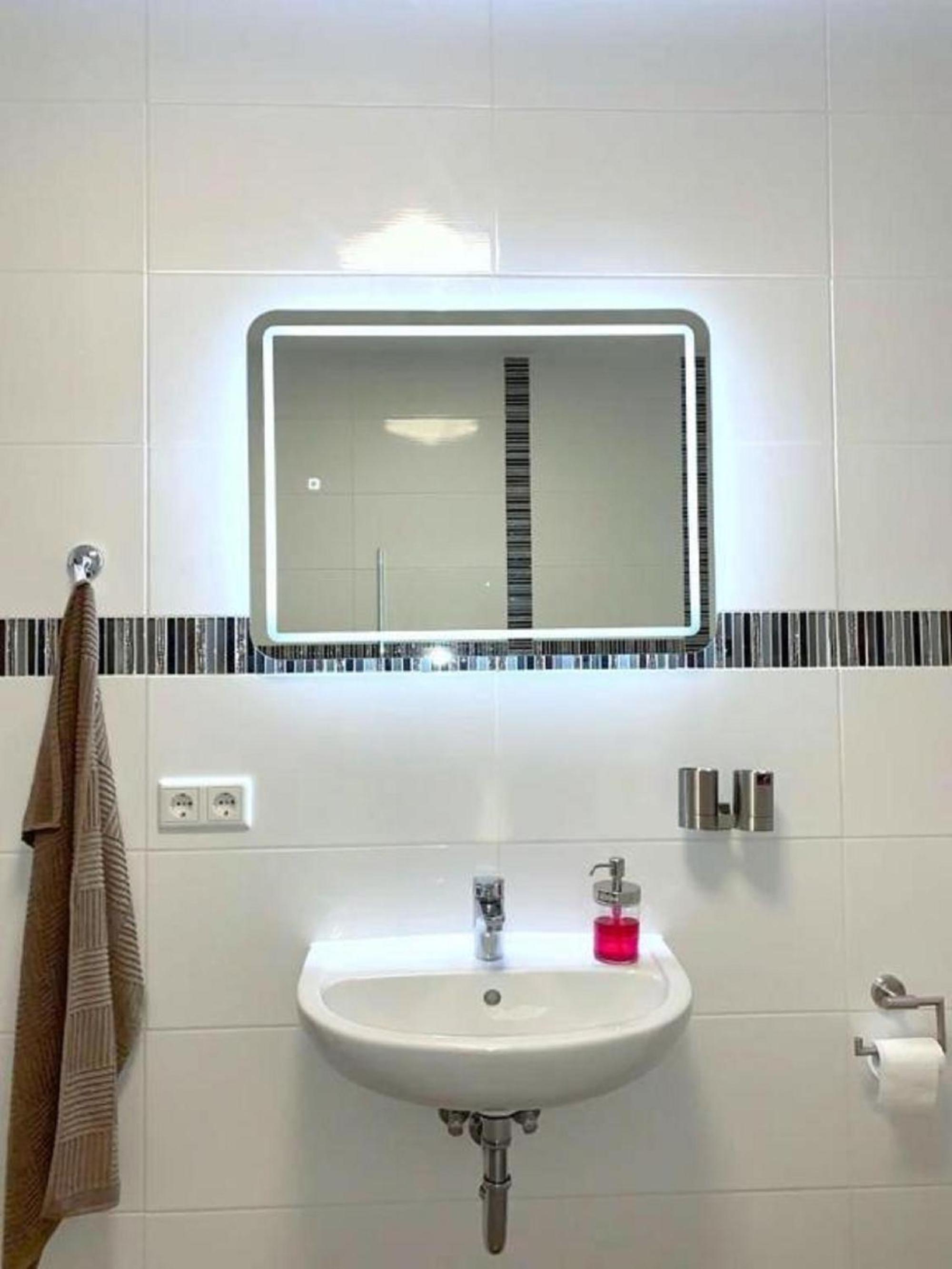 Economy Triple Room - Photo 9