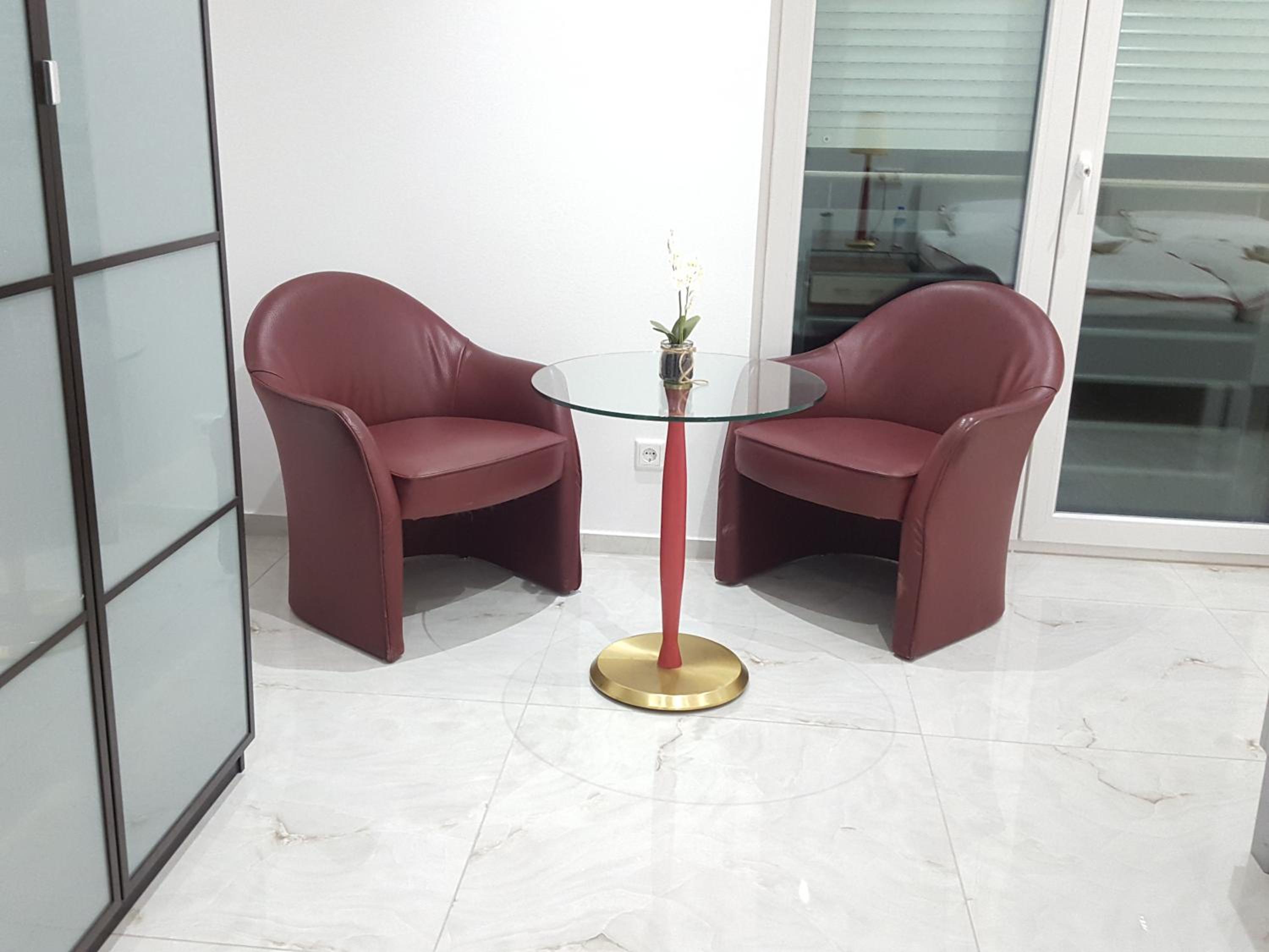 Economy Triple Room - Photo 13