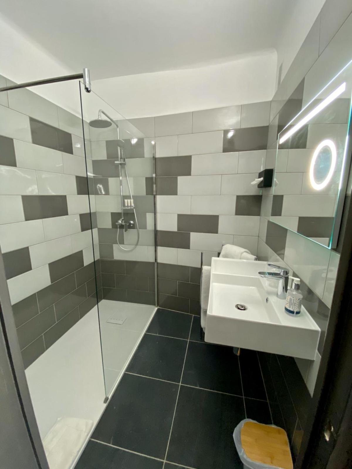 Triple Room with Courtyard View - Photo 2