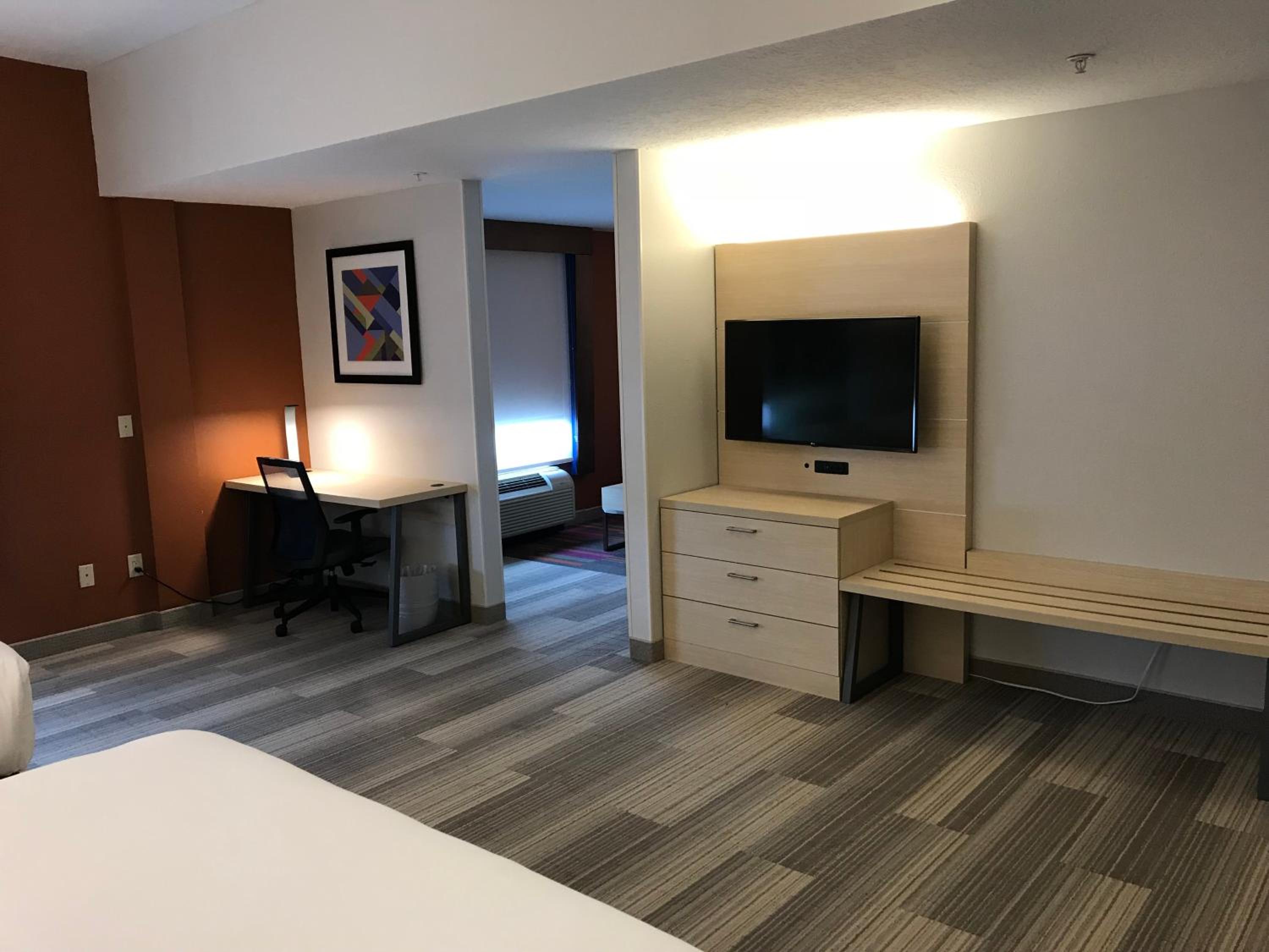 Queen Suite with Two Queen Beds and Additional Living Area - Photo 2