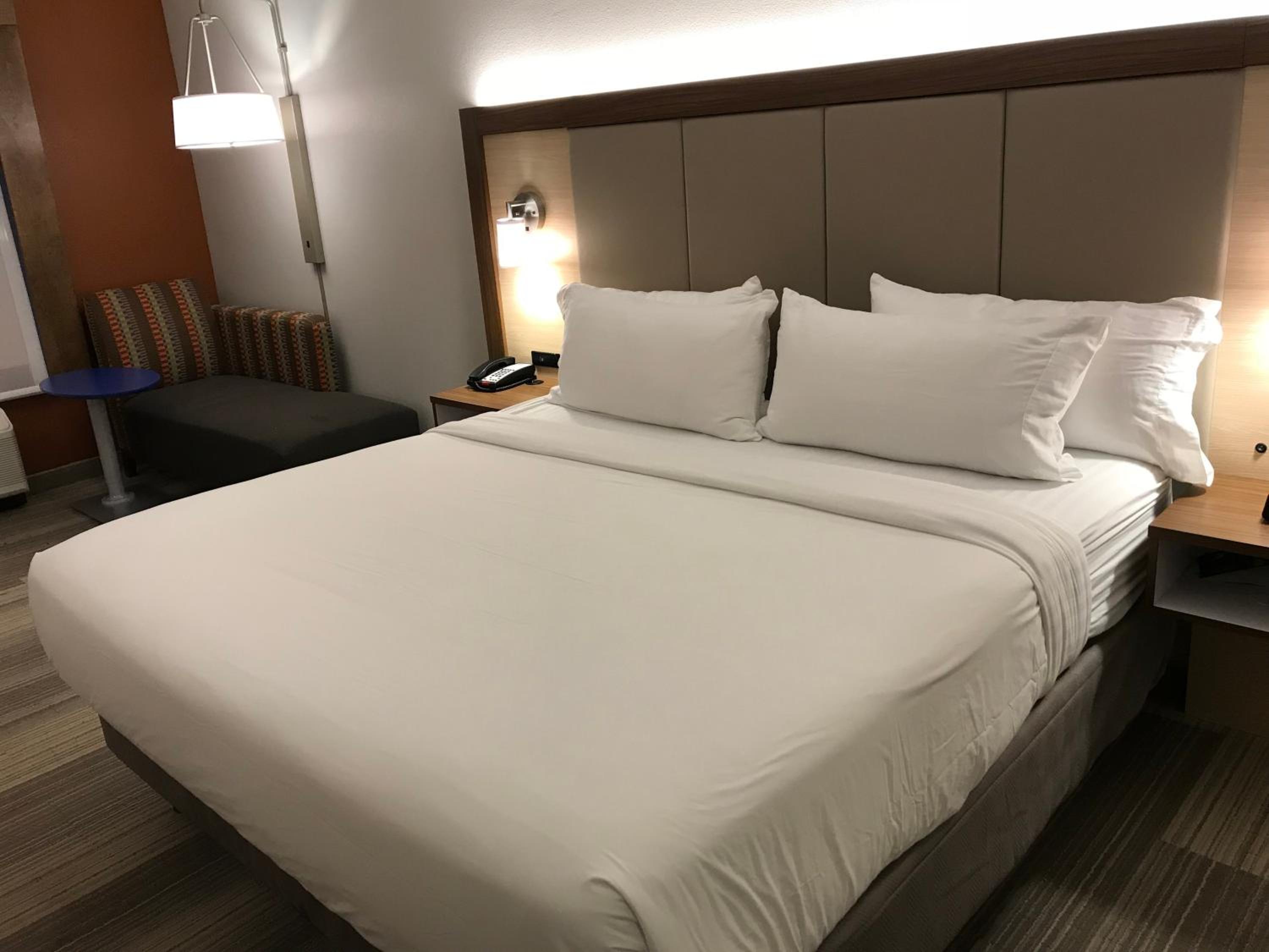 Standard King Room - Photo 1